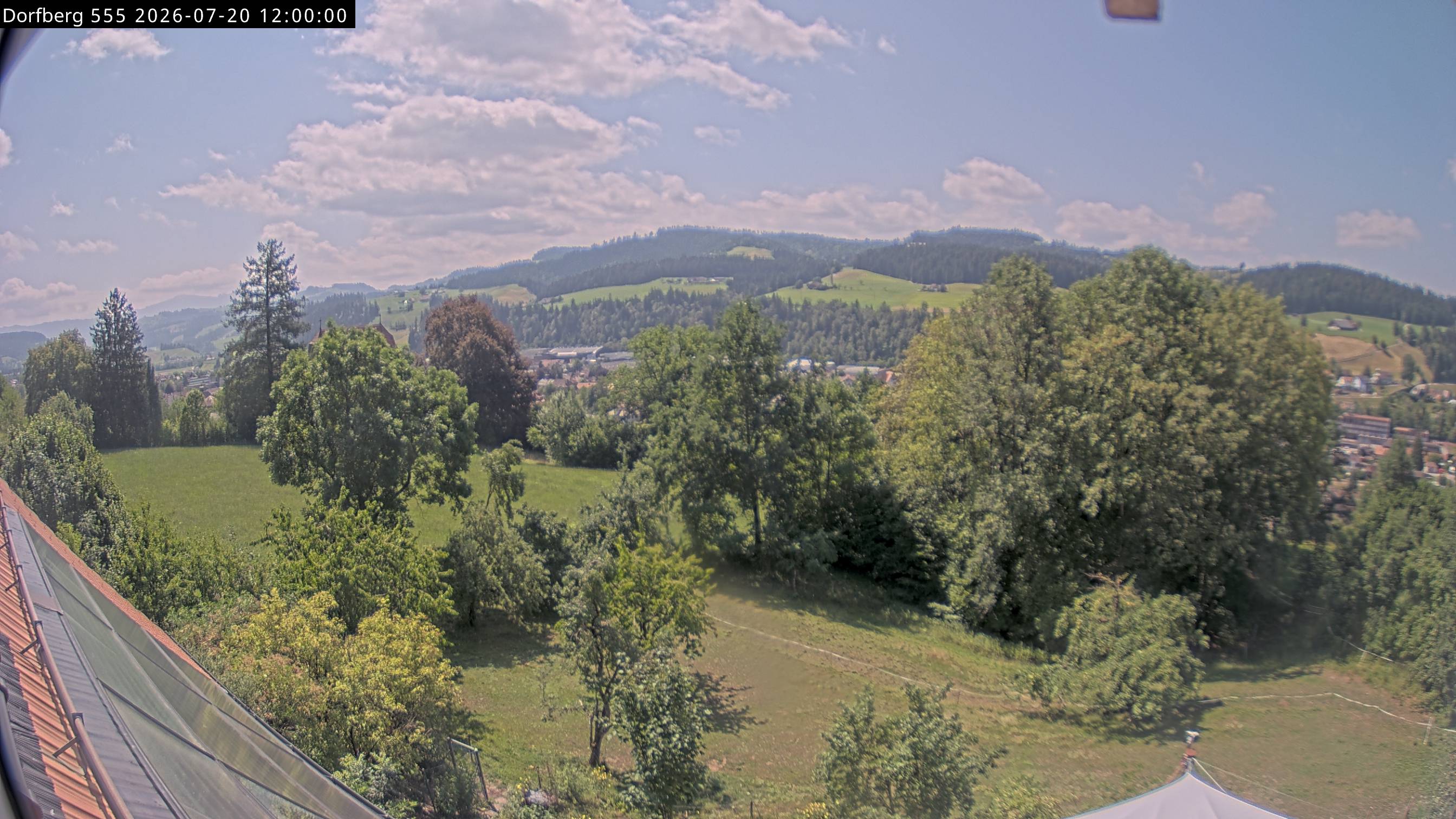 Webcam-Bild: Aussicht vom Dorfberg in Langnau 20260720-120000