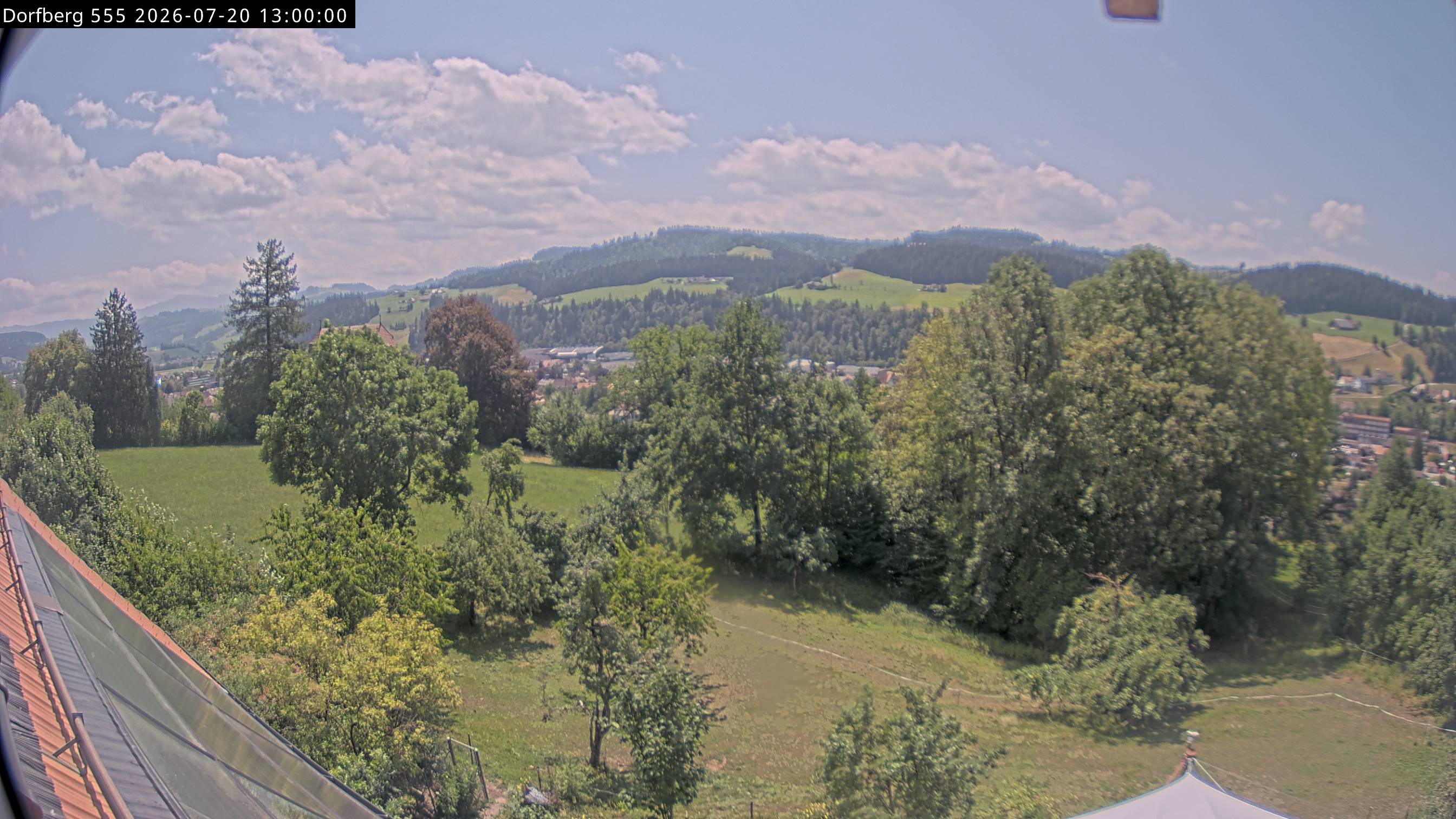 Webcam-Bild: Aussicht vom Dorfberg in Langnau 20260720-130000