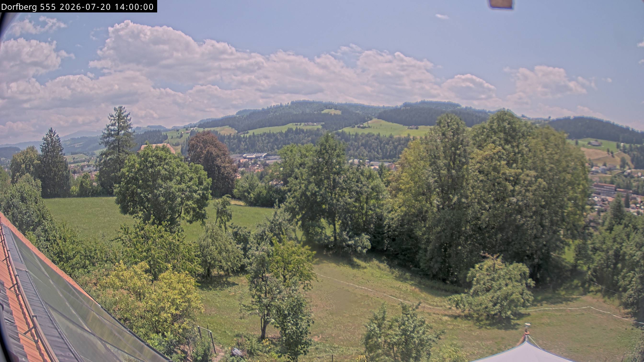Webcam-Bild: Aussicht vom Dorfberg in Langnau 20260720-140000
