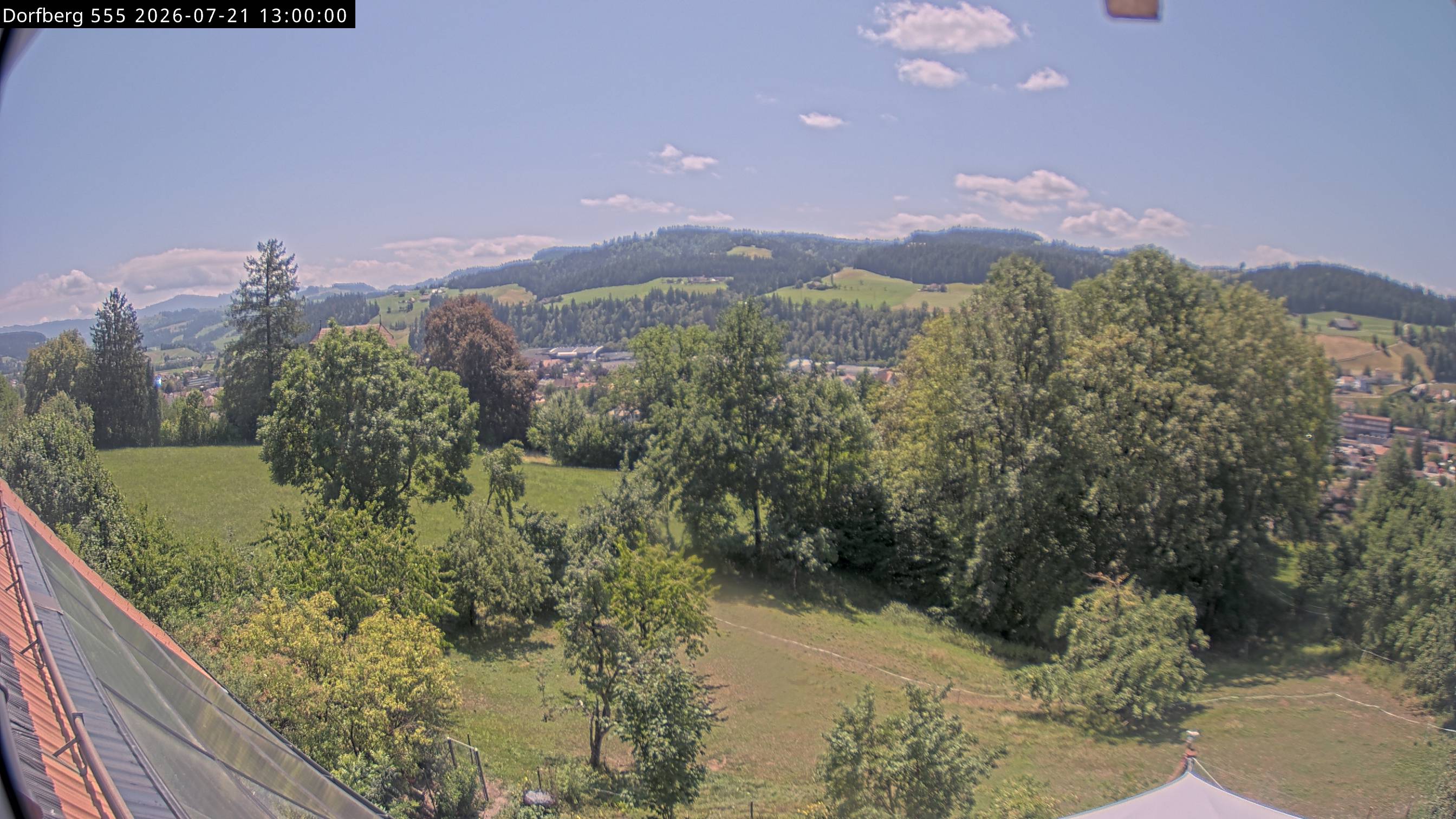 Webcam-Bild: Aussicht vom Dorfberg in Langnau 20260721-130000