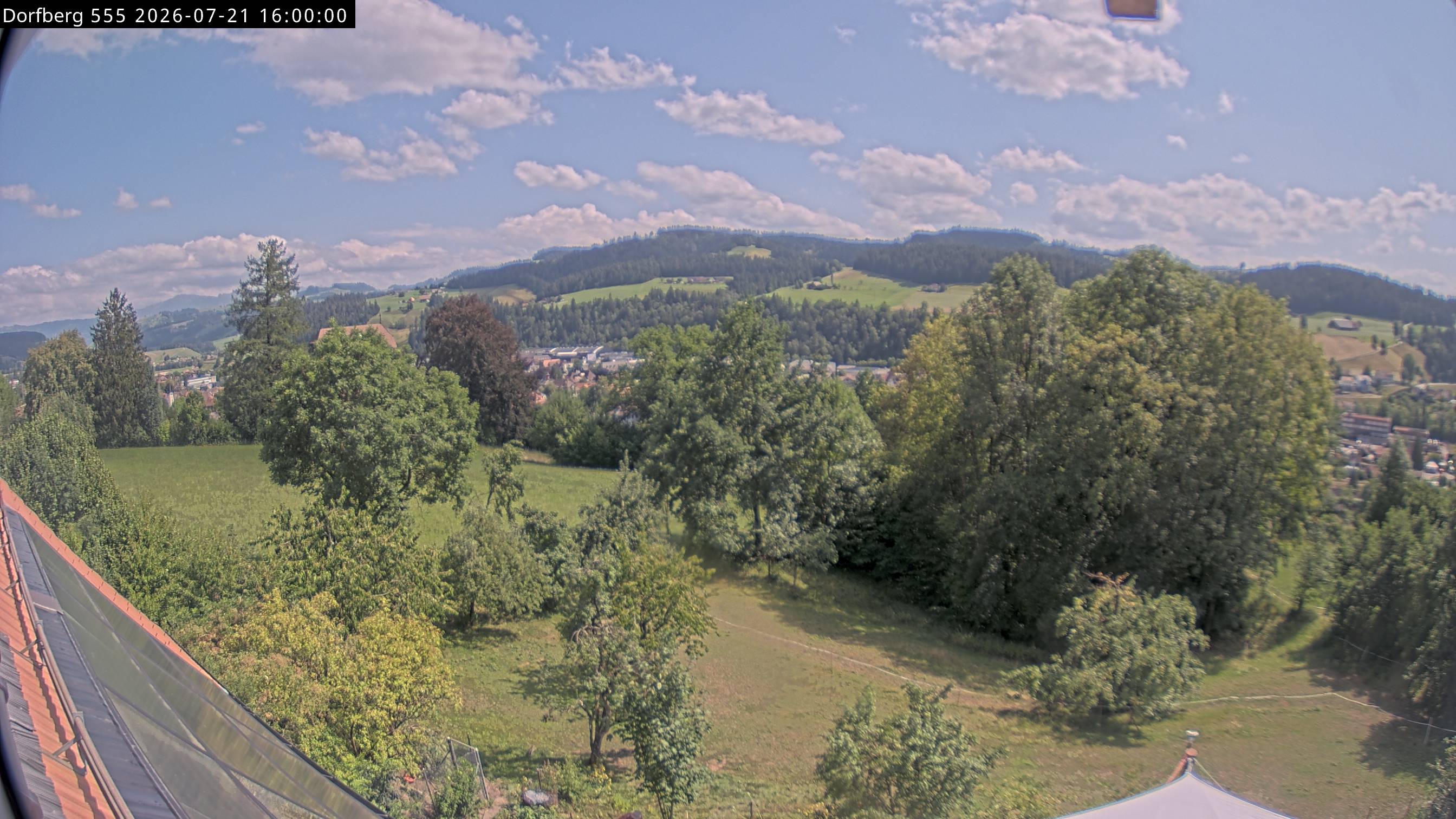 Webcam-Bild: Aussicht vom Dorfberg in Langnau 20260721-160000