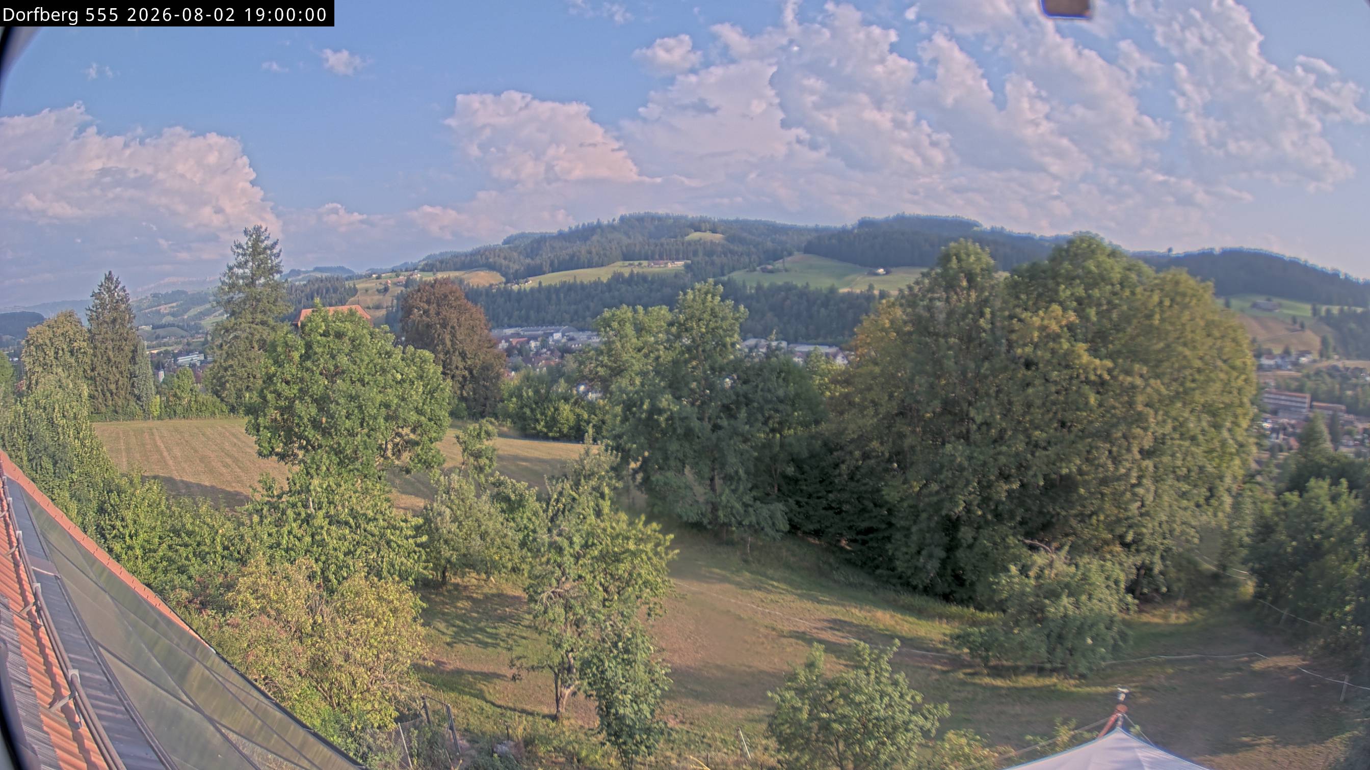 Webcam-Bild: Aussicht vom Dorfberg in Langnau 20260802-190000