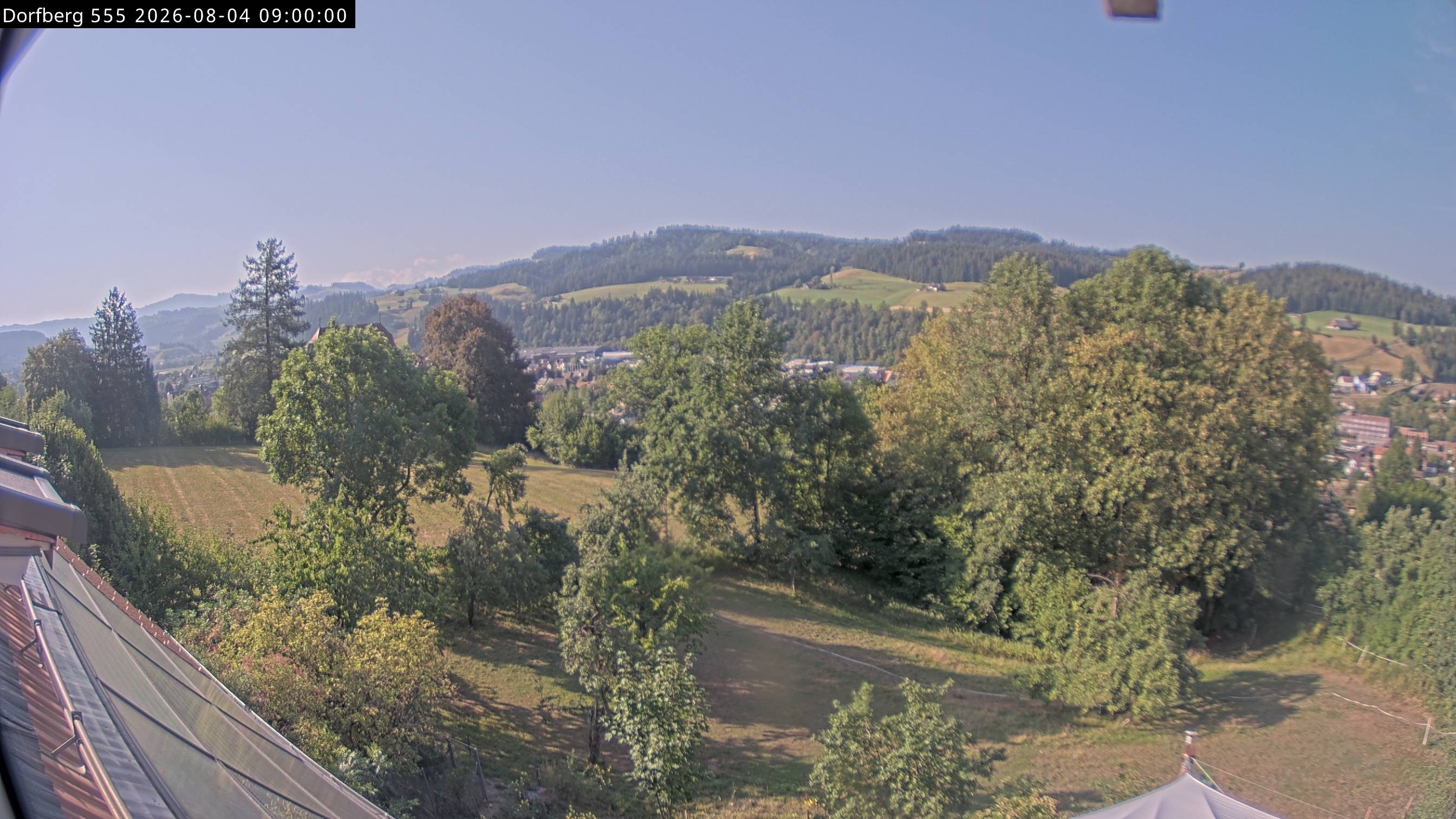 Webcam-Bild: Aussicht vom Dorfberg in Langnau 20260804-090000