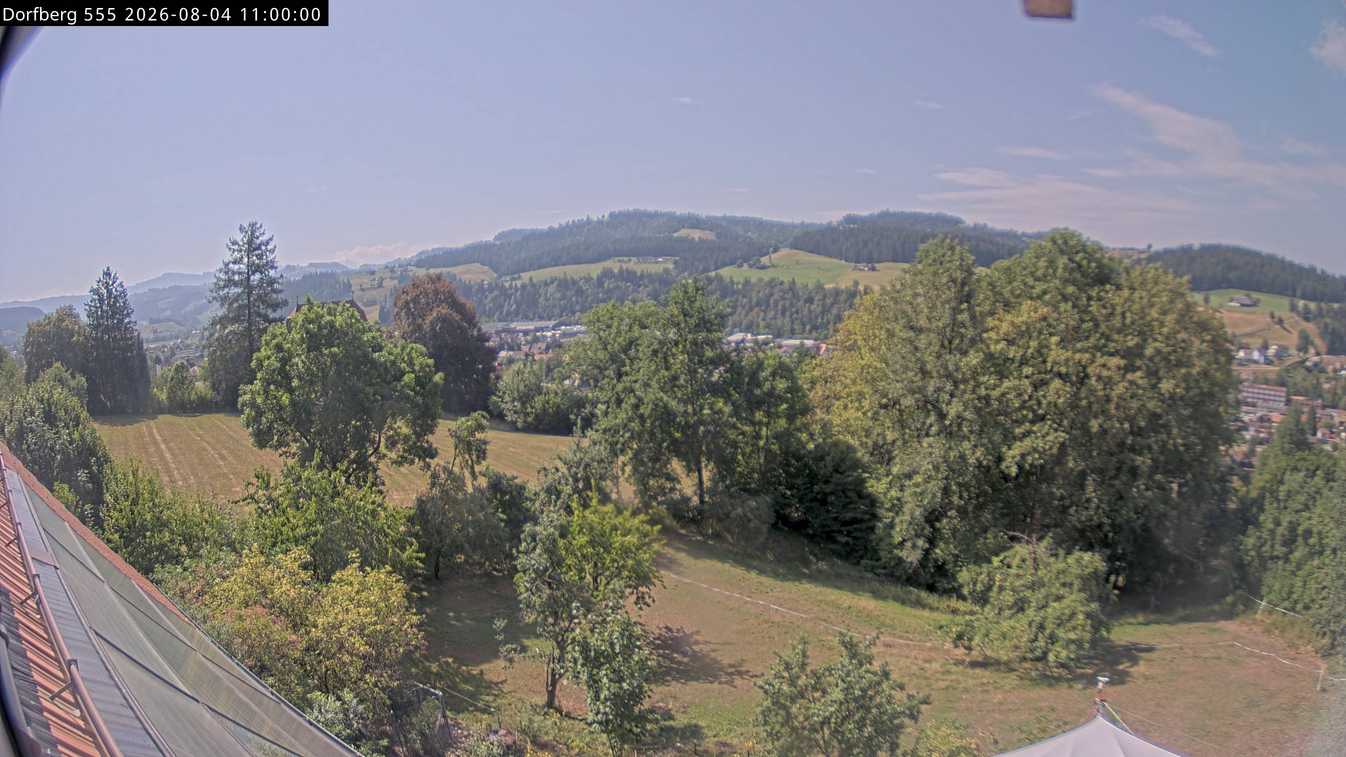 Webcam-Bild: Aussicht vom Dorfberg in Langnau 20260804-110000