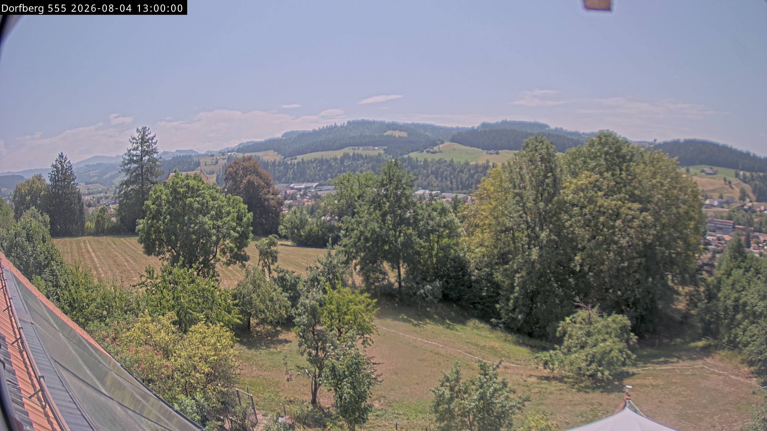 Webcam-Bild: Aussicht vom Dorfberg in Langnau 20260804-130000