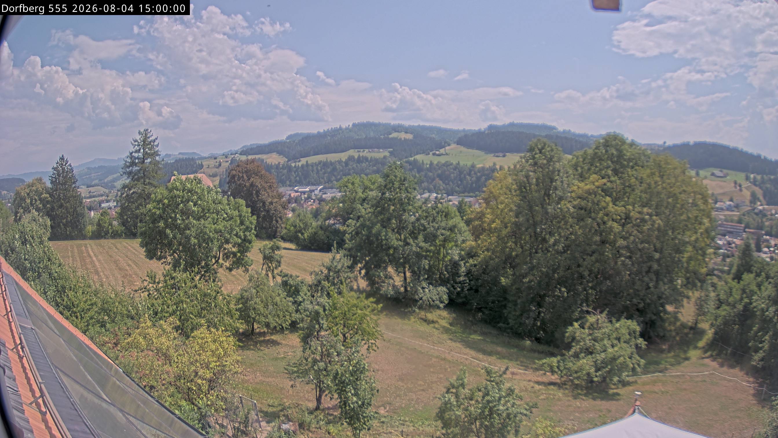 Webcam-Bild: Aussicht vom Dorfberg in Langnau 20260804-150000