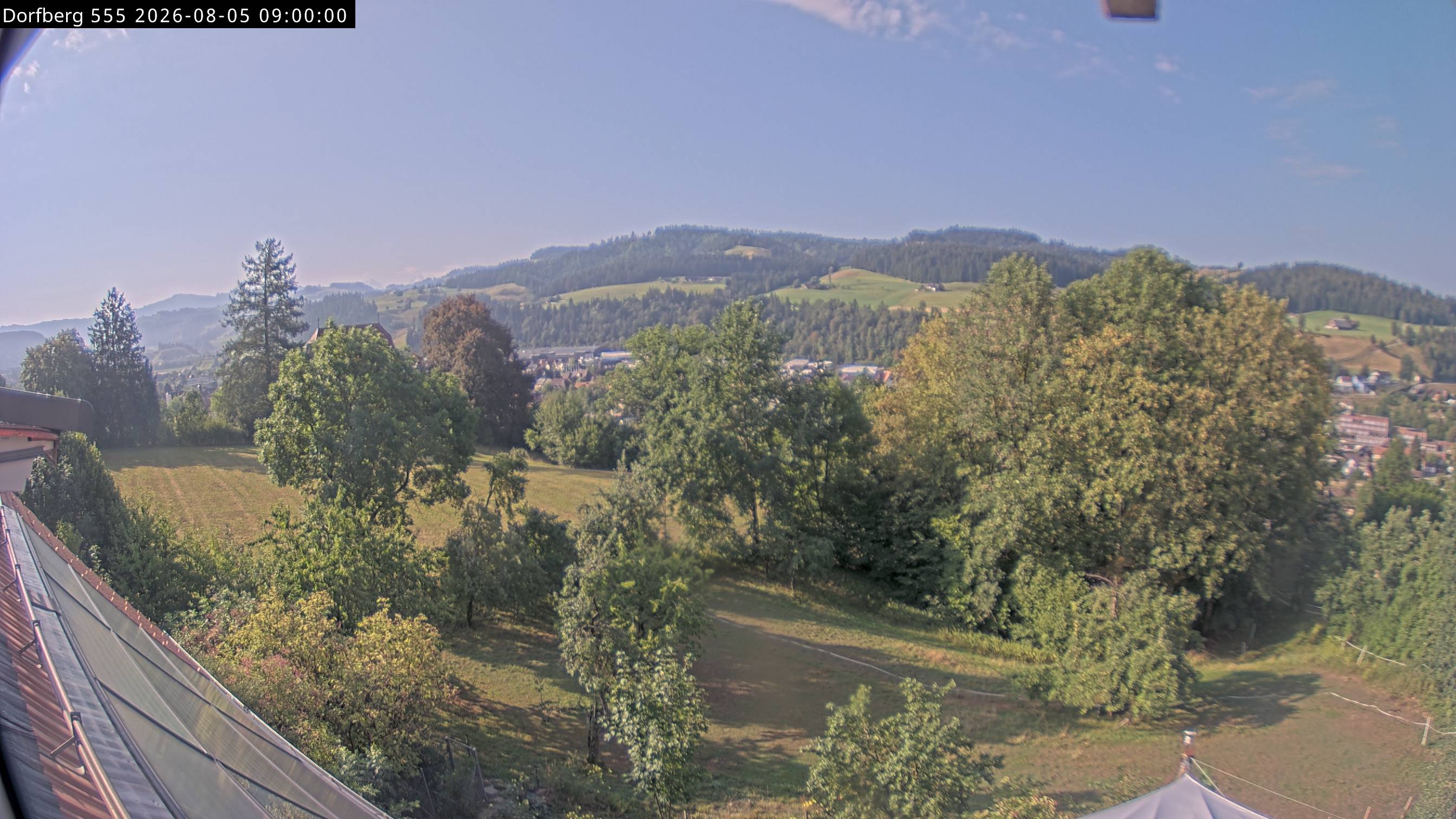 Webcam-Bild: Aussicht vom Dorfberg in Langnau 20260805-090000