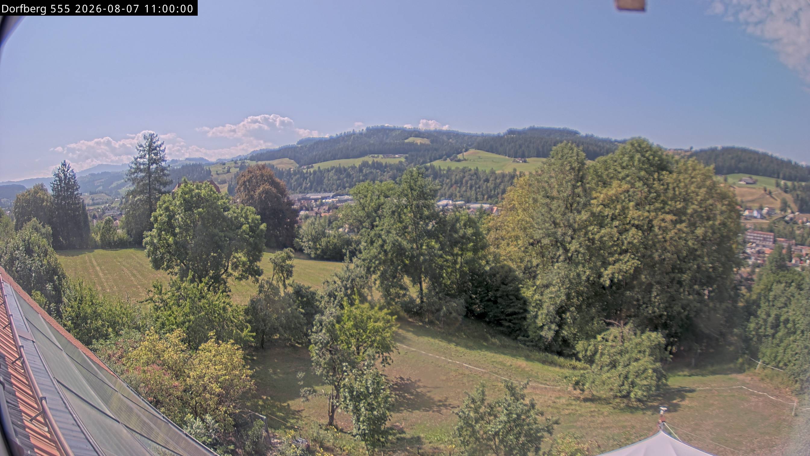 Webcam-Bild: Aussicht vom Dorfberg in Langnau 20260807-110000