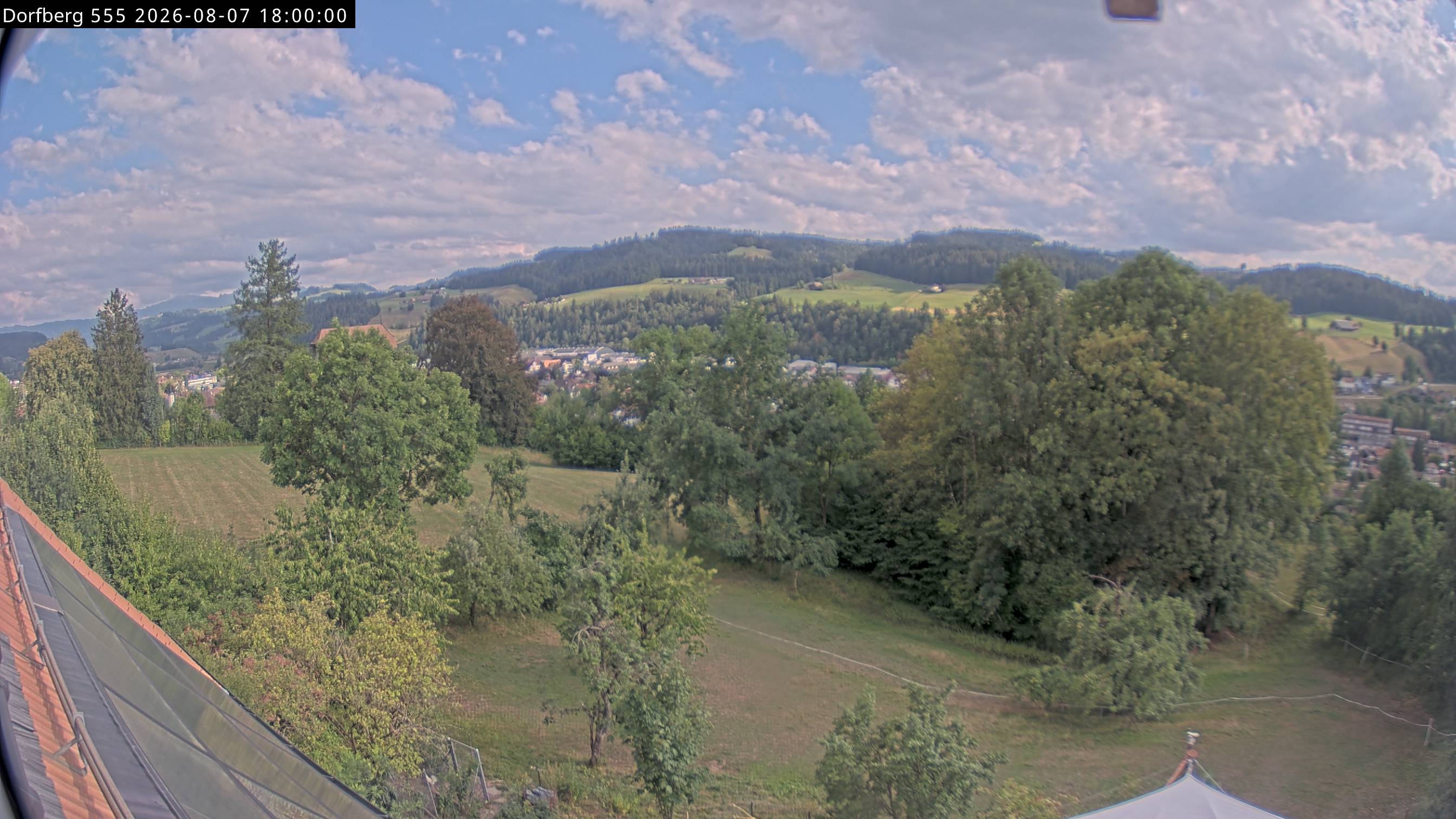 Webcam-Bild: Aussicht vom Dorfberg in Langnau 20260807-180000