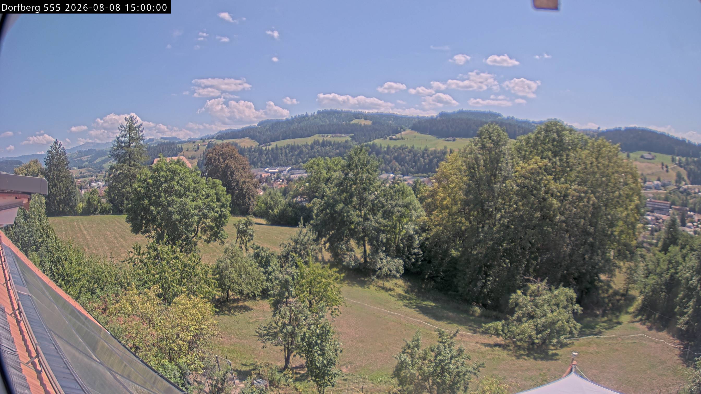 Webcam-Bild: Aussicht vom Dorfberg in Langnau 20260808-150000
