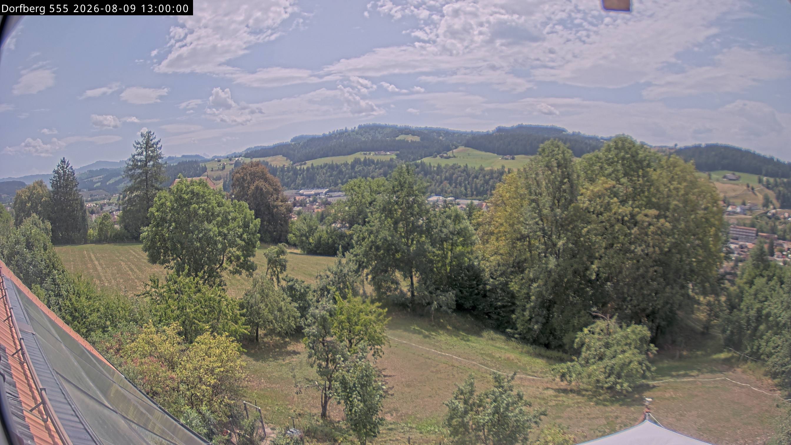 Webcam-Bild: Aussicht vom Dorfberg in Langnau 20260809-130000