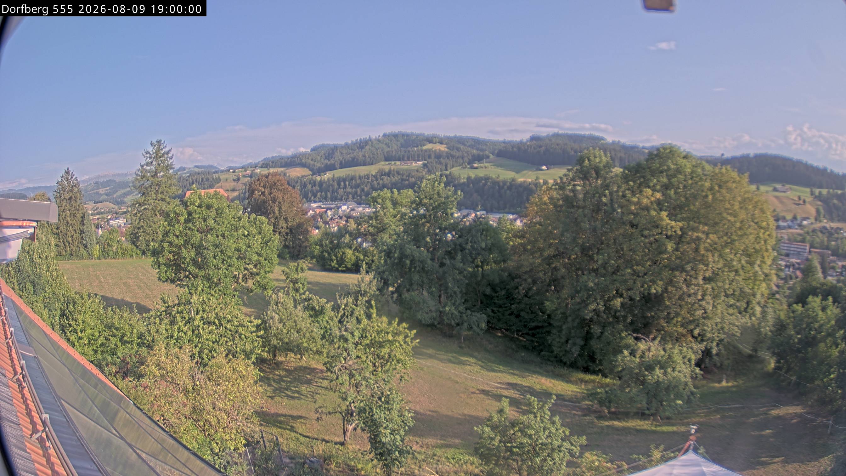 Webcam-Bild: Aussicht vom Dorfberg in Langnau 20260809-190000