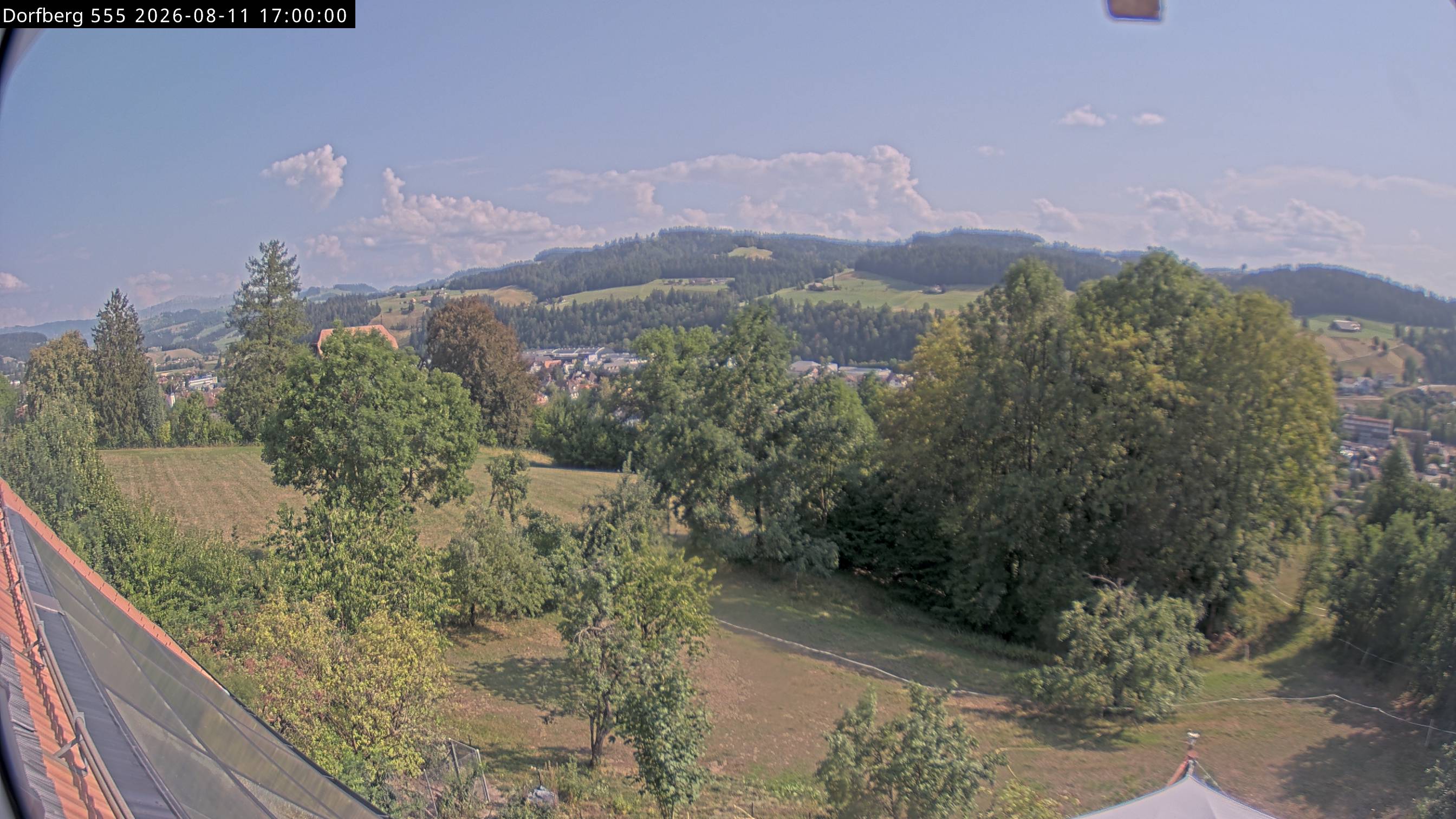 Webcam-Bild: Aussicht vom Dorfberg in Langnau 20260811-170000
