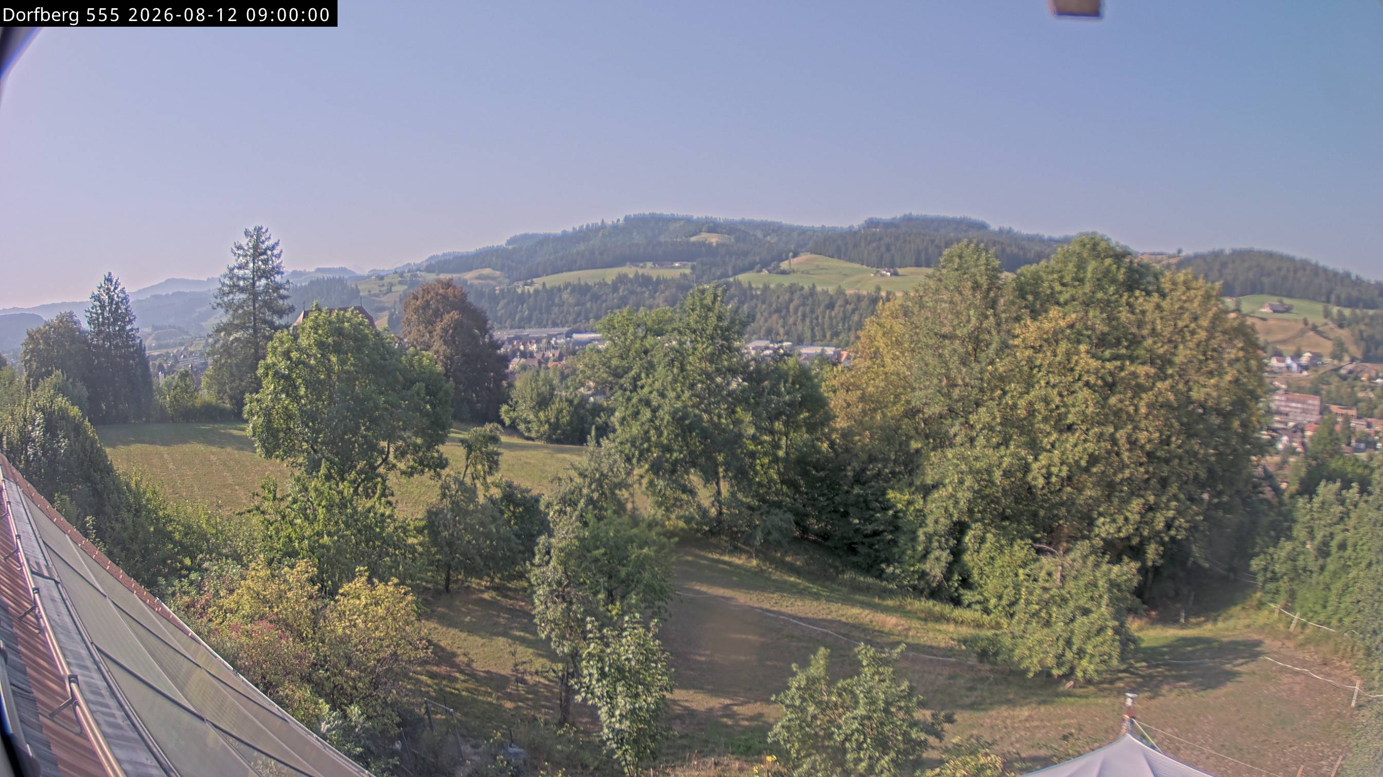 Webcam-Bild: Aussicht vom Dorfberg in Langnau 20260812-090000