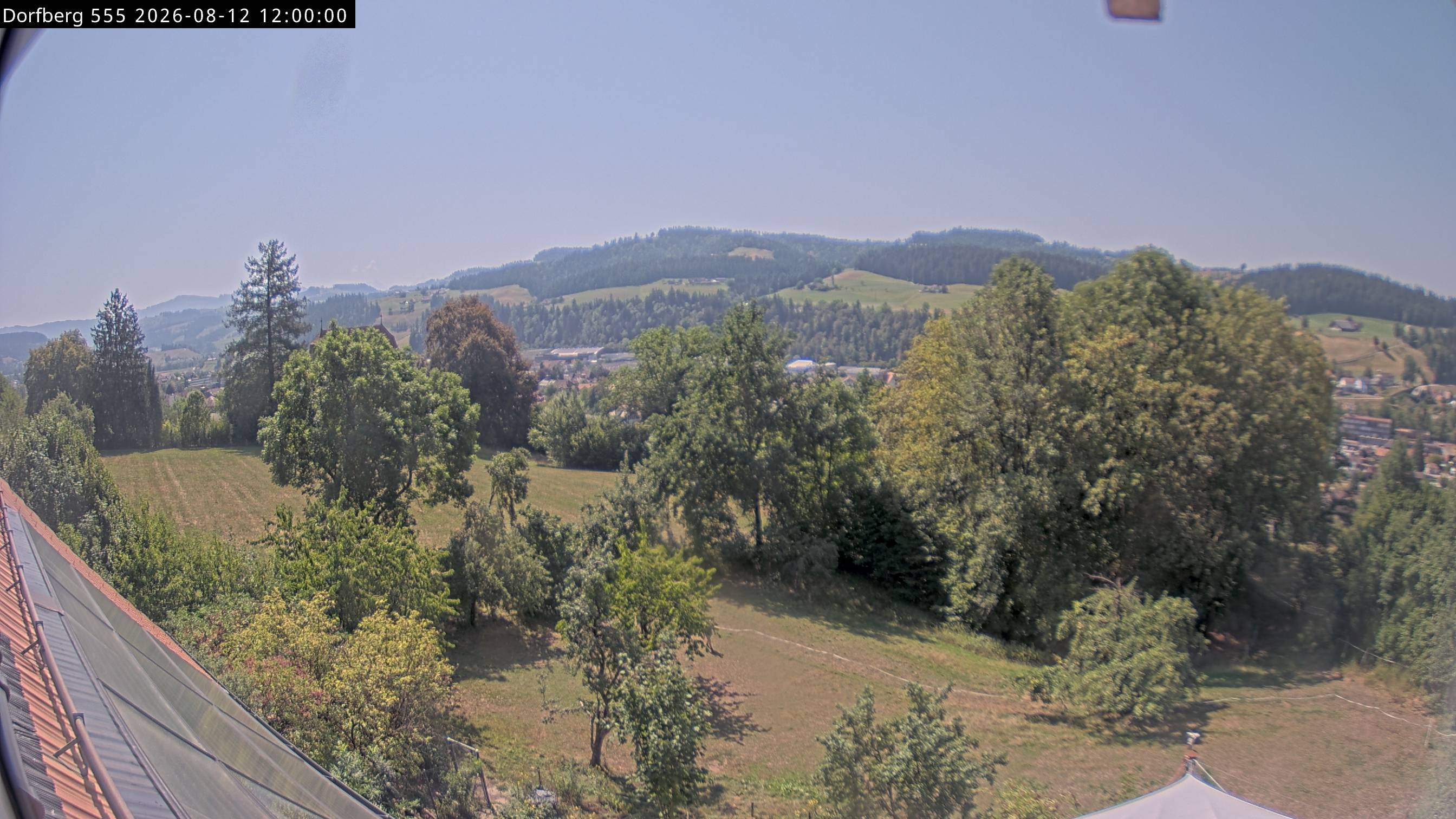 Webcam-Bild: Aussicht vom Dorfberg in Langnau 20260812-120000