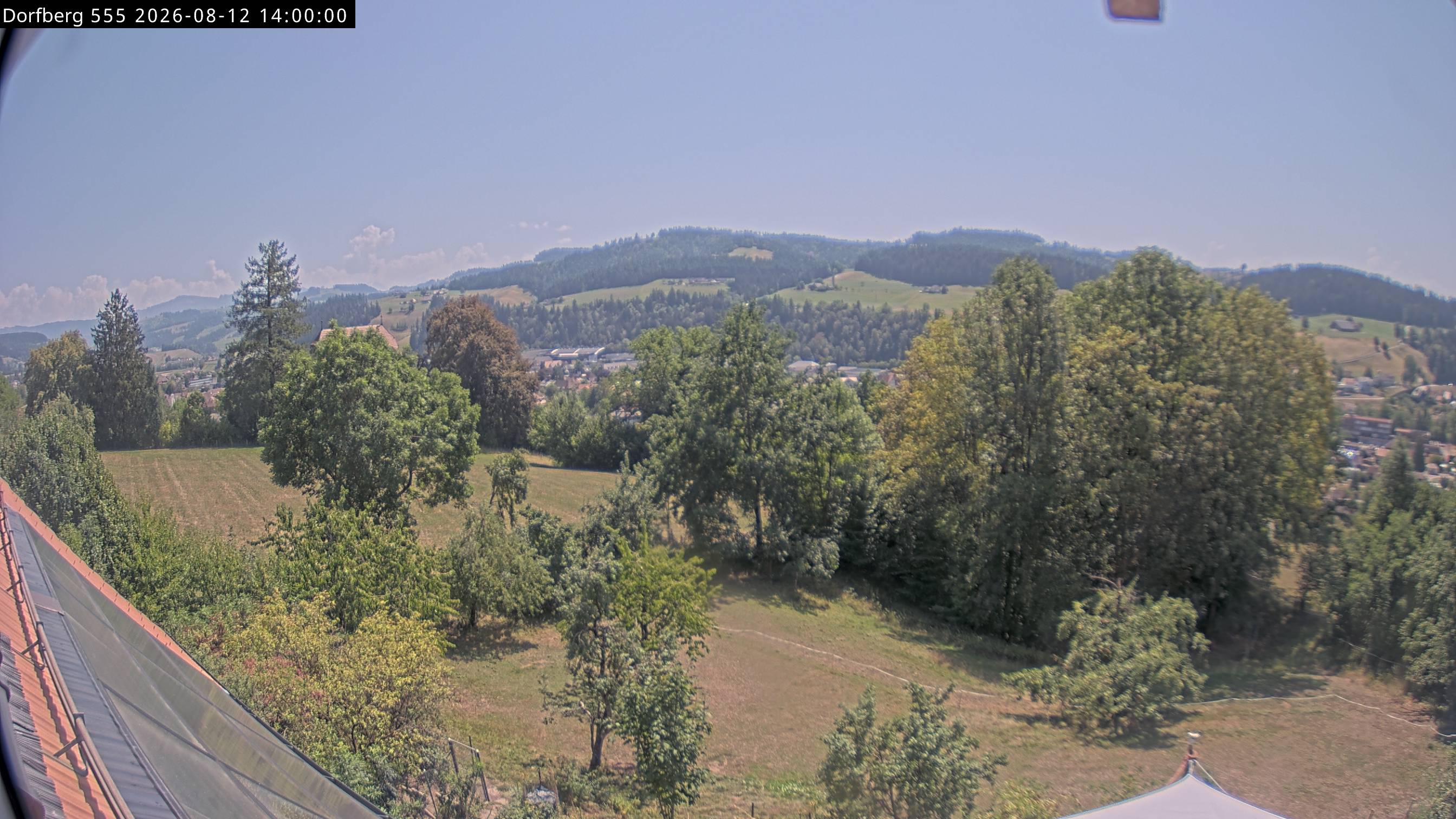 Webcam-Bild: Aussicht vom Dorfberg in Langnau 20260812-140000