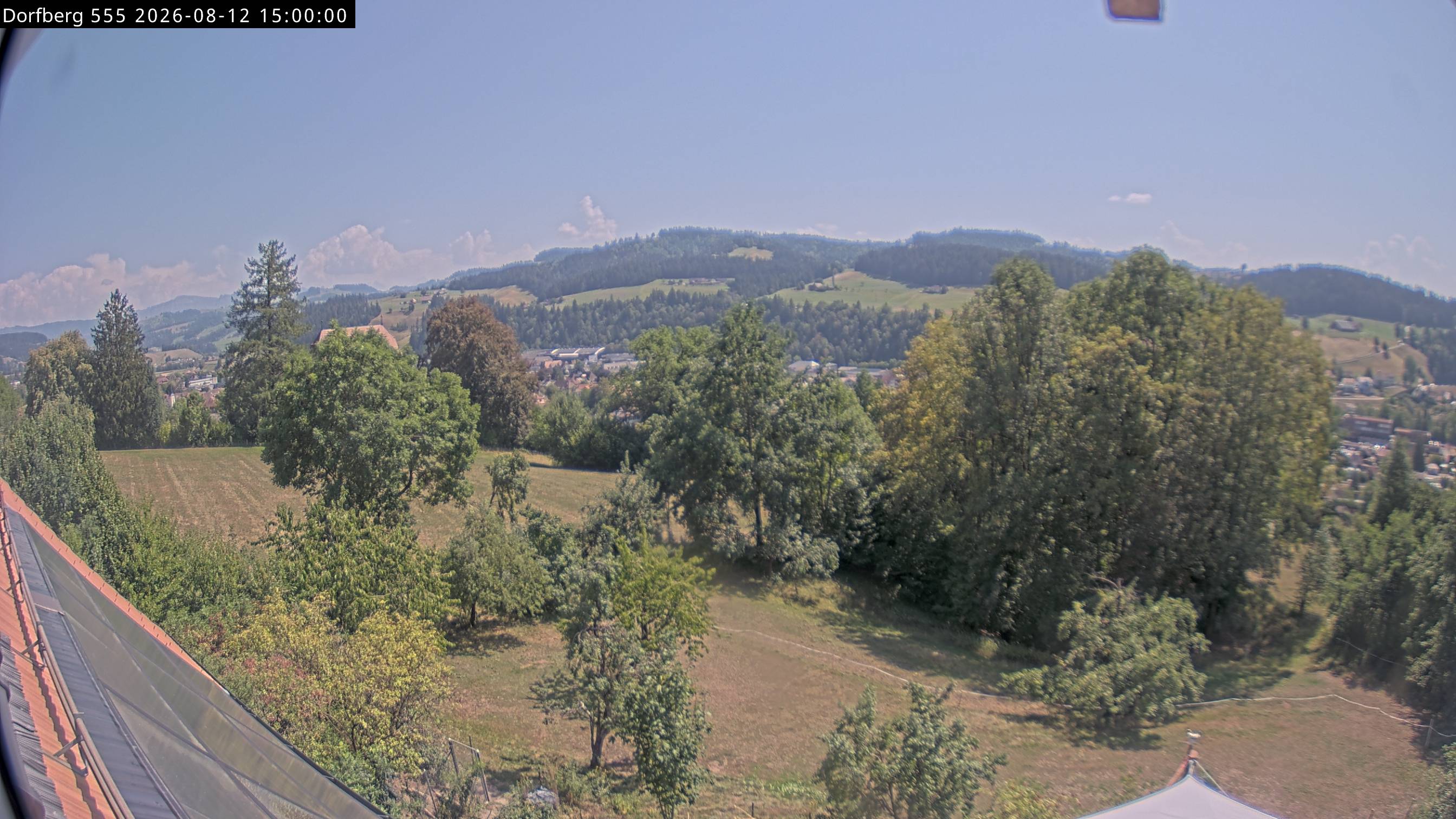 Webcam-Bild: Aussicht vom Dorfberg in Langnau 20260812-150000