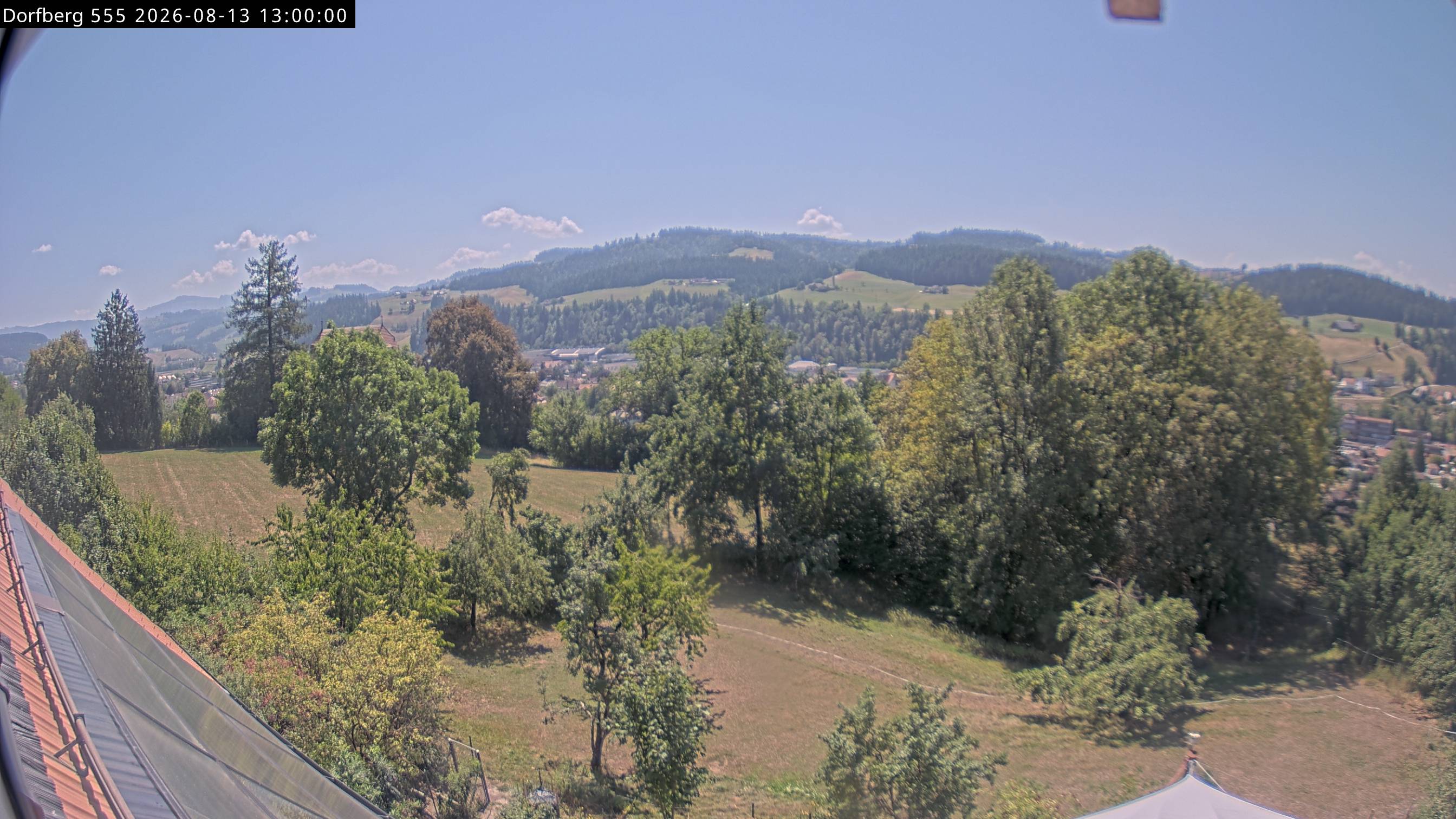 Webcam-Bild: Aussicht vom Dorfberg in Langnau 20260813-130000
