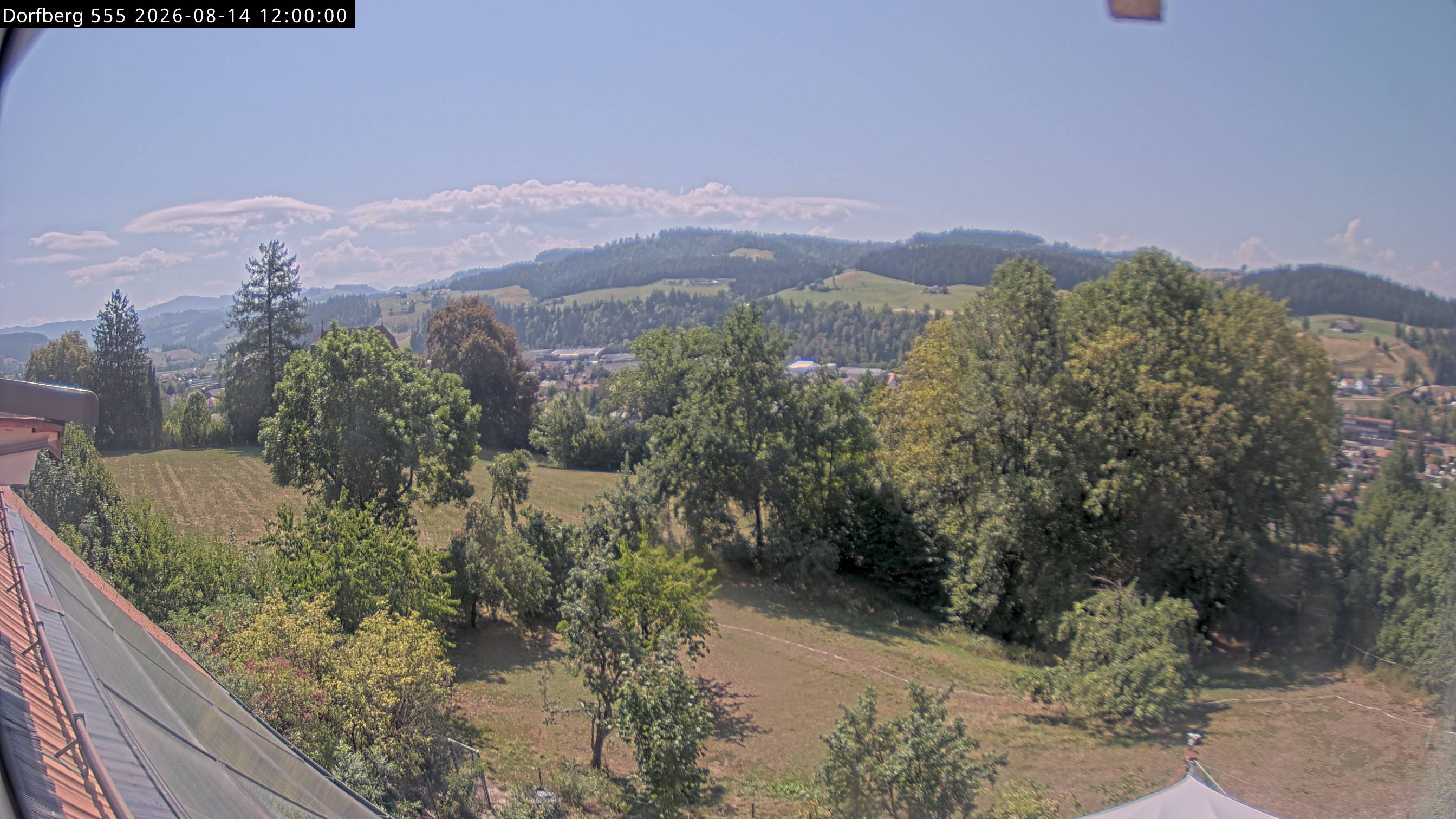 Webcam-Bild: Aussicht vom Dorfberg in Langnau 20260814-120000