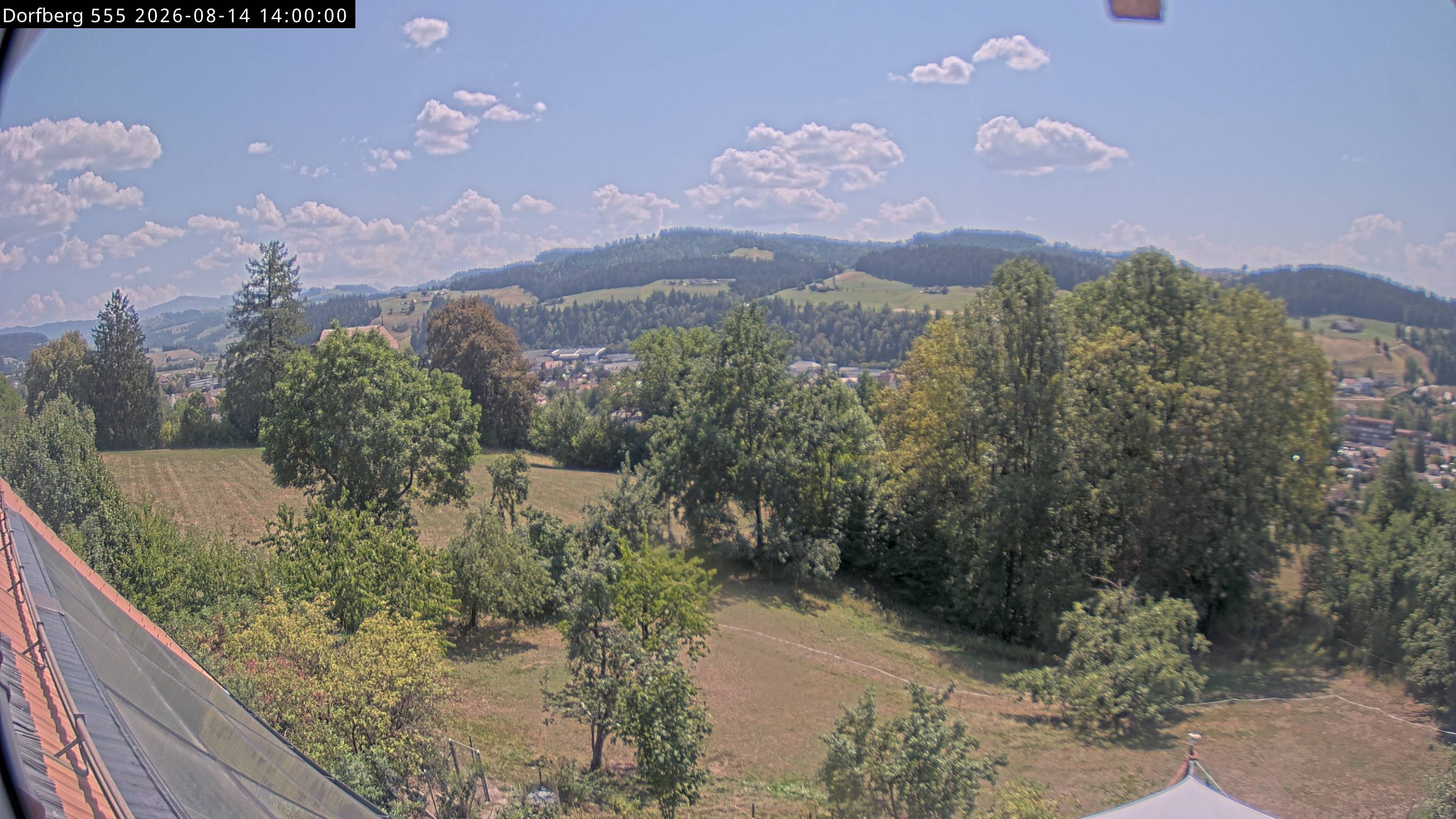 Webcam-Bild: Aussicht vom Dorfberg in Langnau 20260814-140000