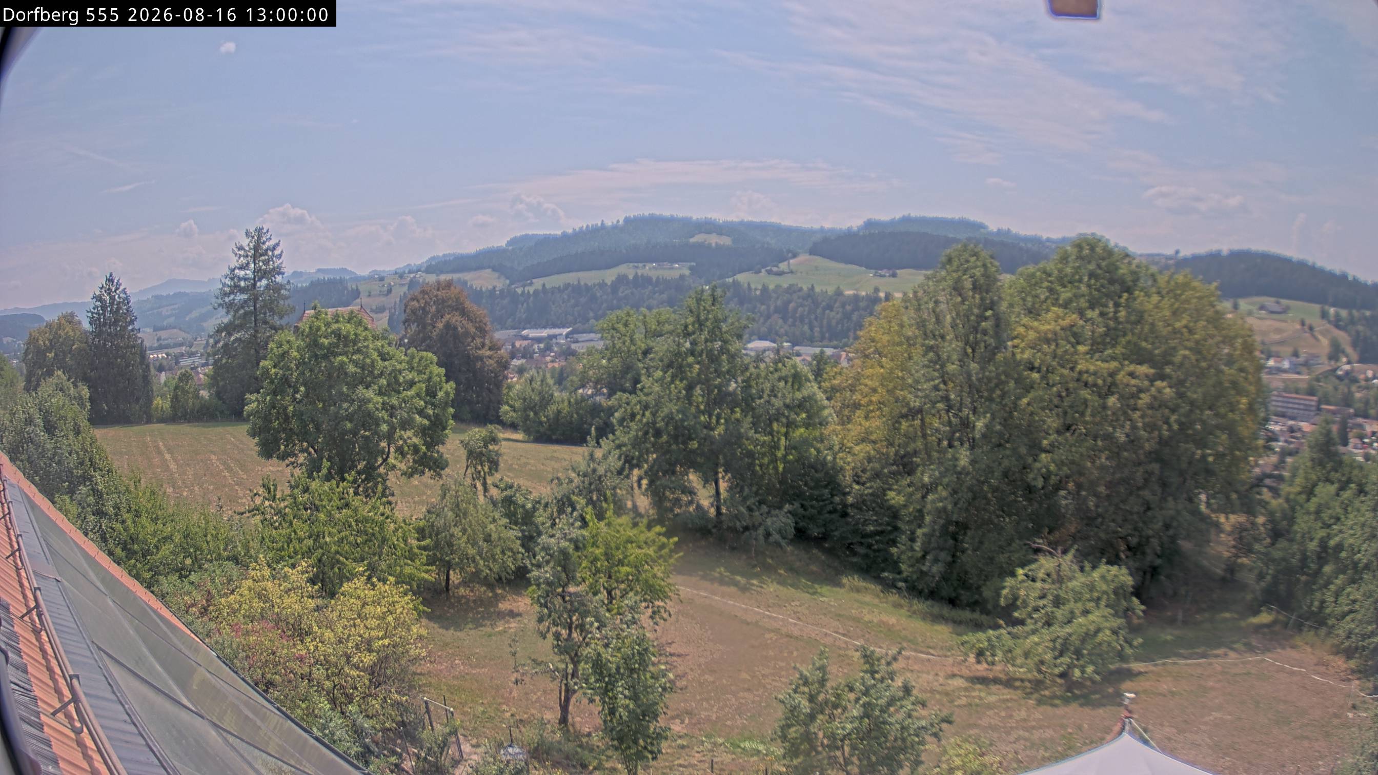 Webcam-Bild: Aussicht vom Dorfberg in Langnau 20260816-130000