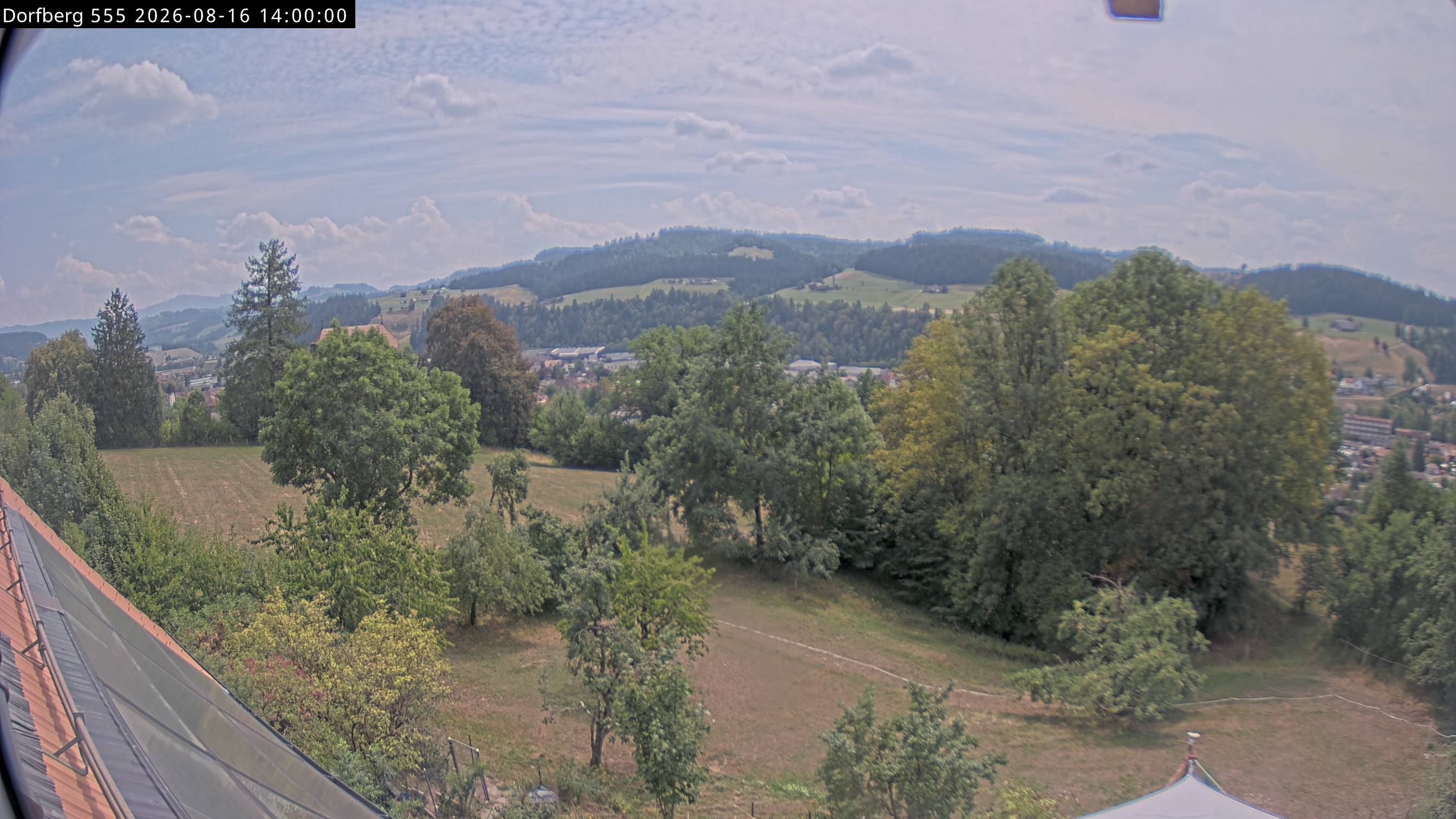 Webcam-Bild: Aussicht vom Dorfberg in Langnau 20260816-140000