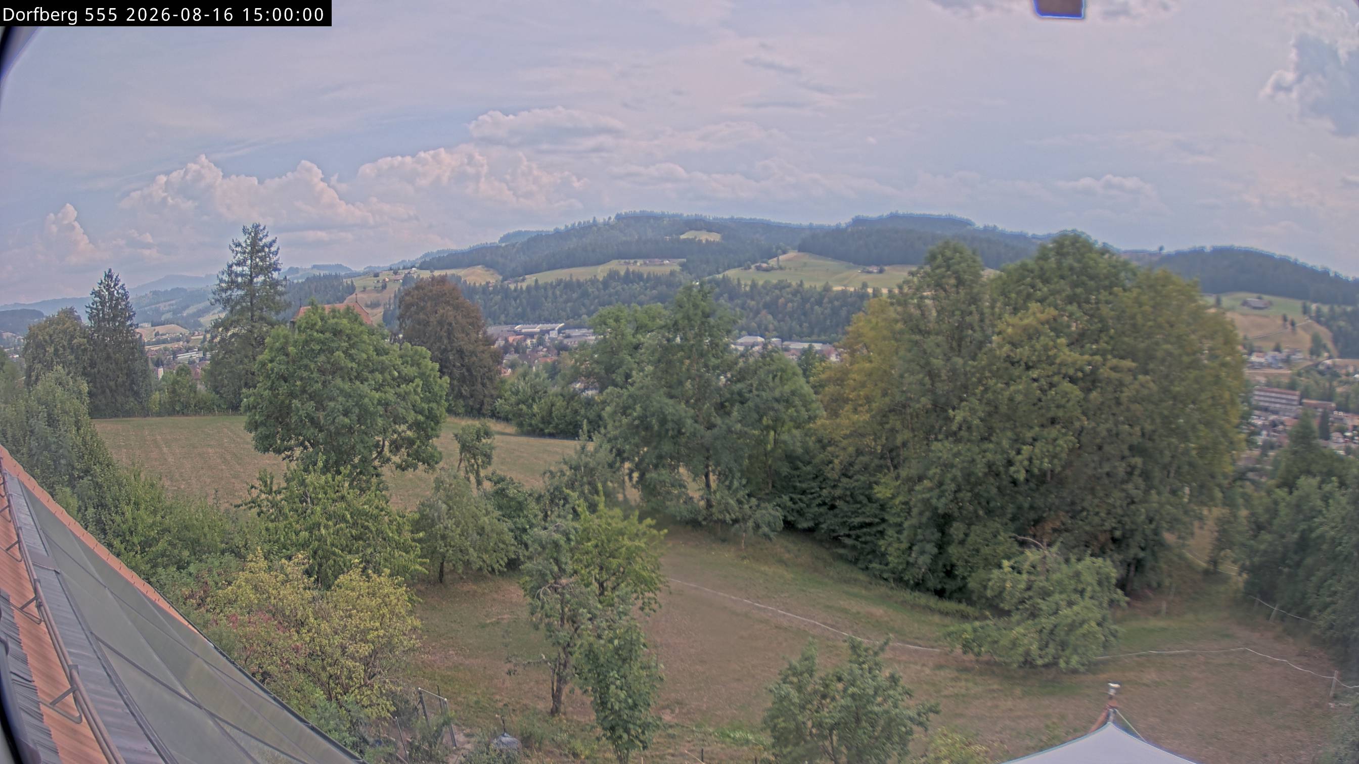 Webcam-Bild: Aussicht vom Dorfberg in Langnau 20260816-150000
