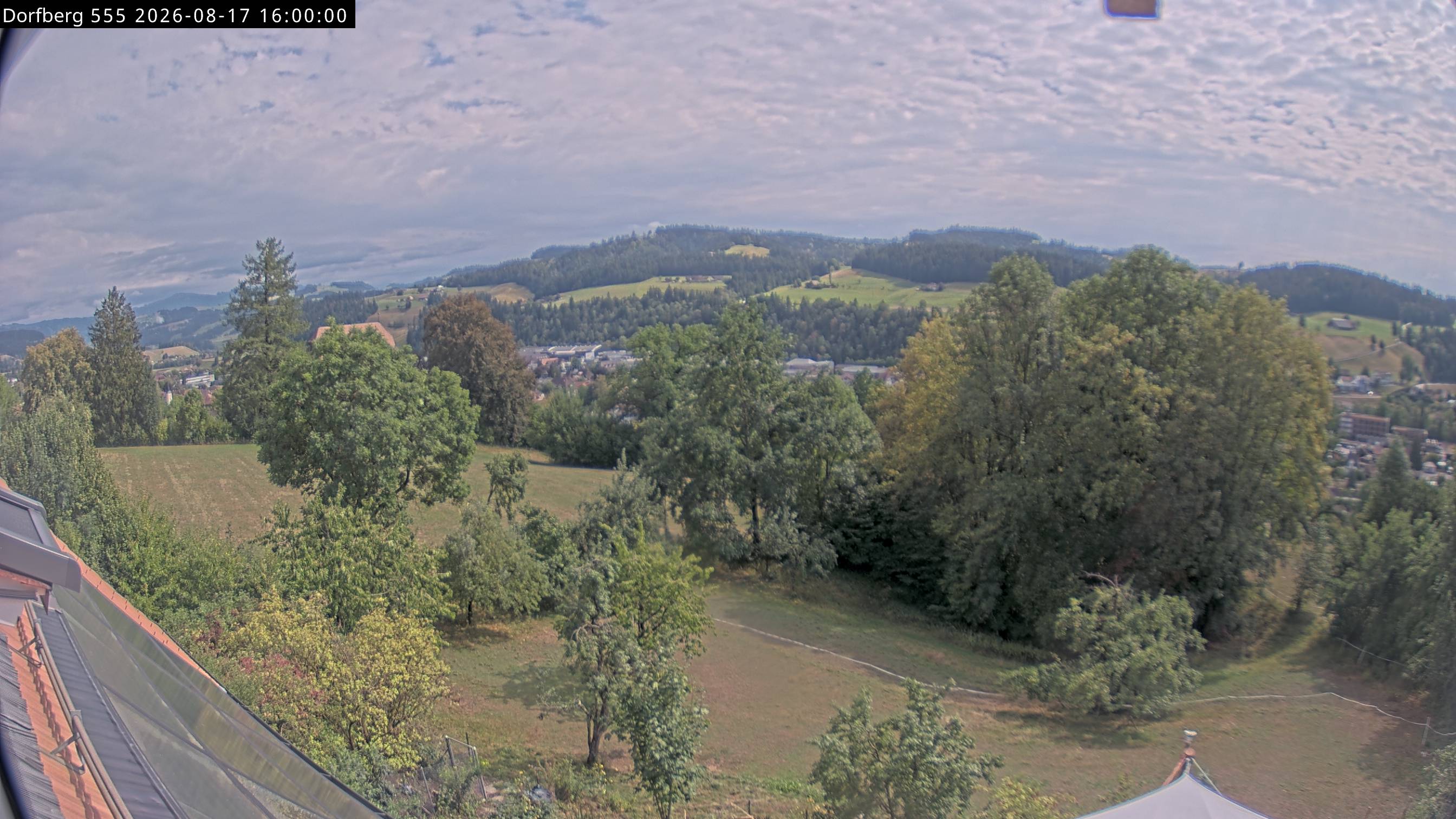 Webcam-Bild: Aussicht vom Dorfberg in Langnau 20260817-160000