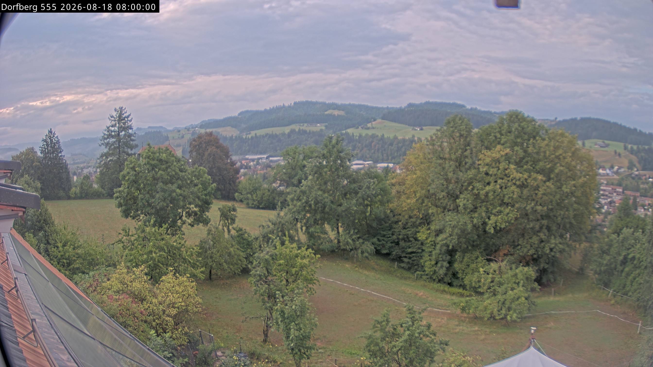 Webcam-Bild: Aussicht vom Dorfberg in Langnau 20260818-080000