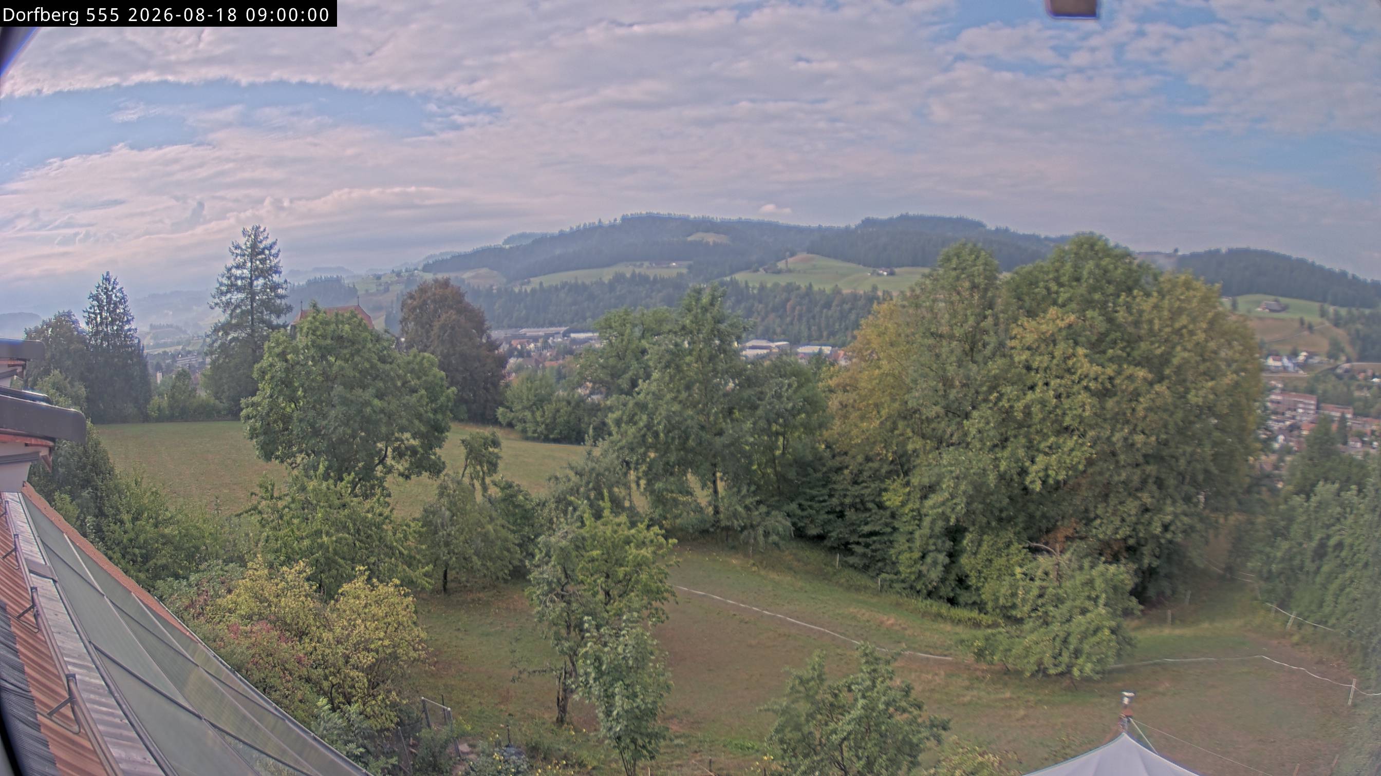 Webcam-Bild: Aussicht vom Dorfberg in Langnau 20260818-090000
