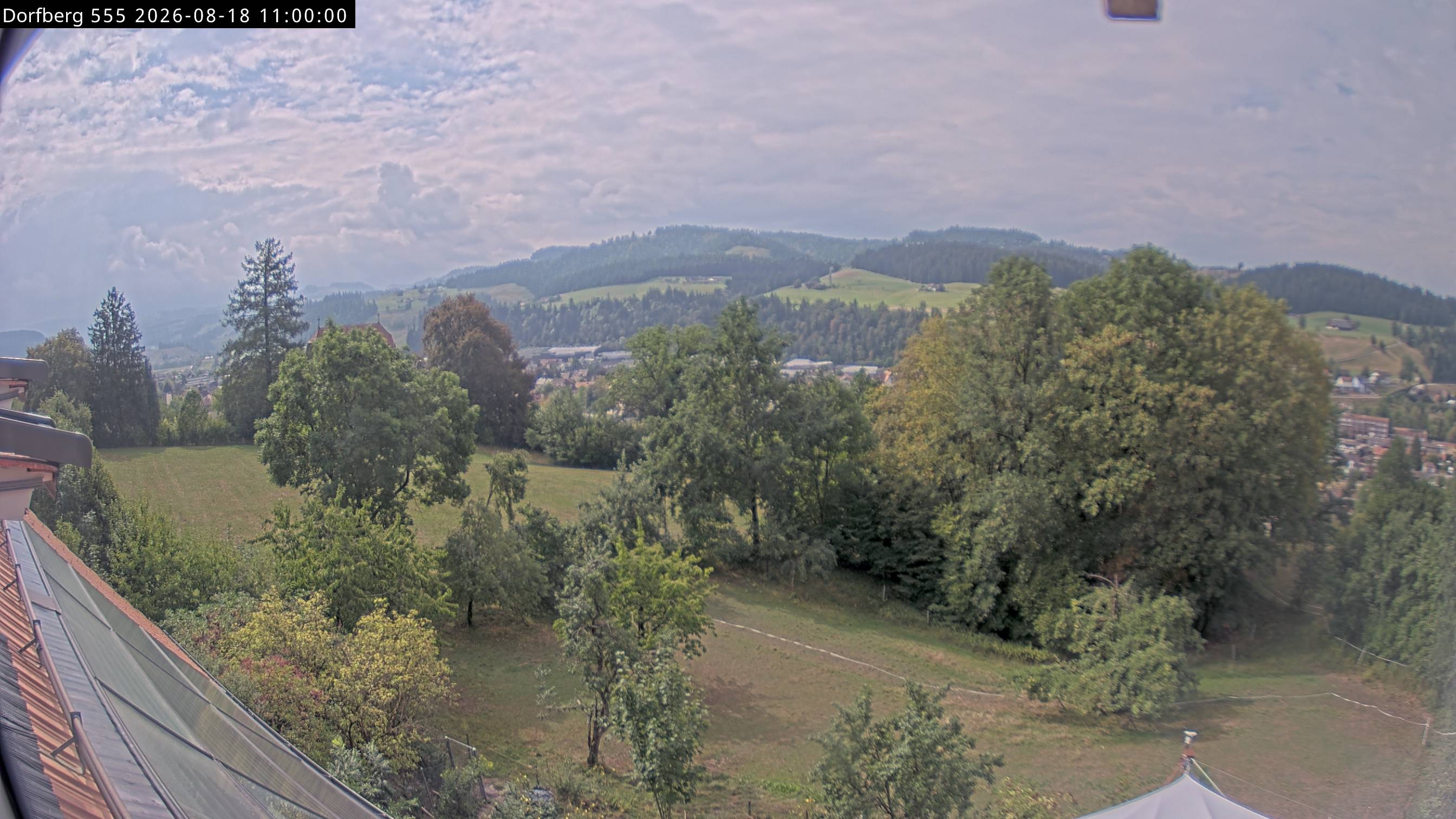 Webcam-Bild: Aussicht vom Dorfberg in Langnau 20260818-110000
