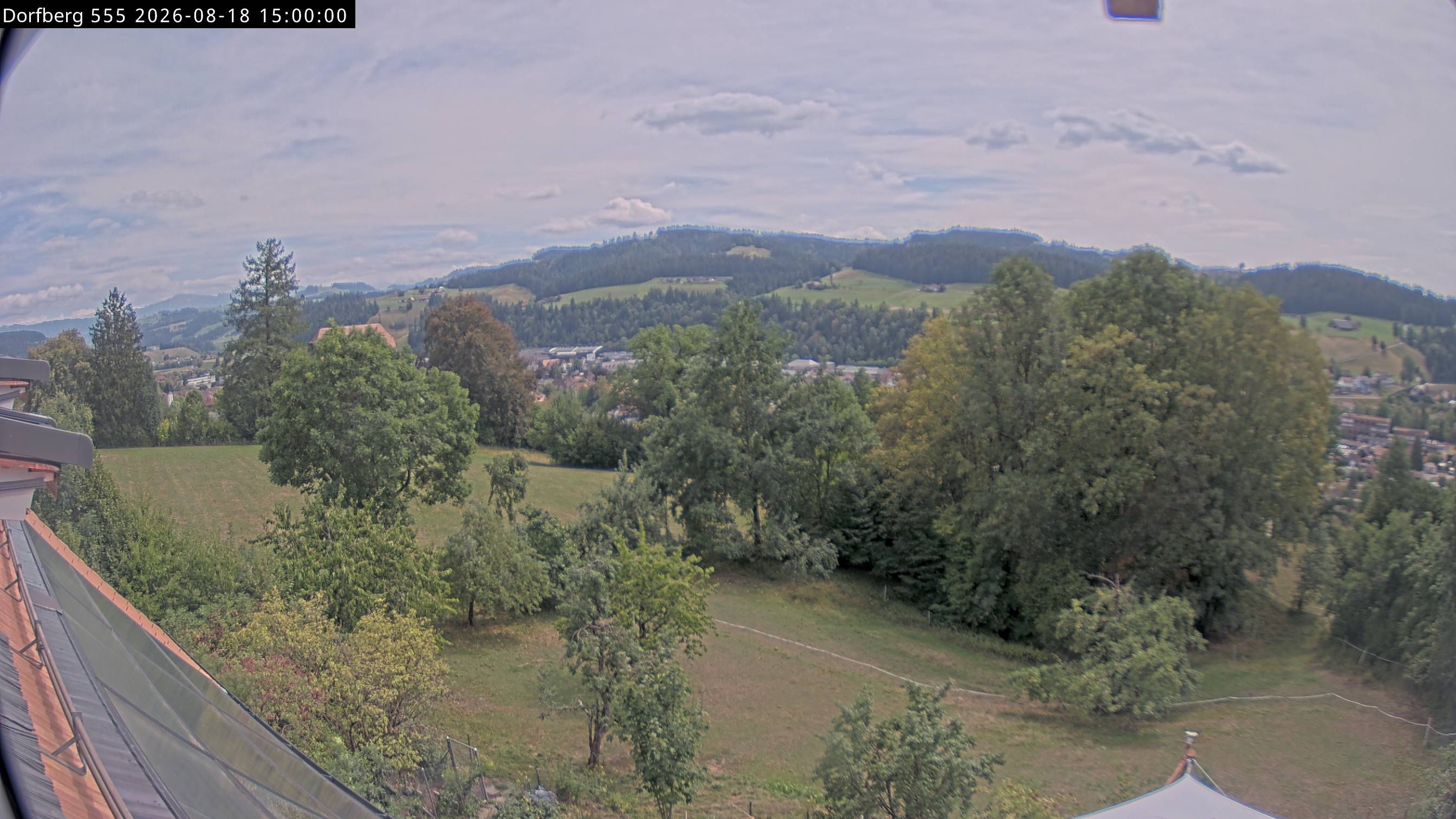 Webcam-Bild: Aussicht vom Dorfberg in Langnau 20260818-150000
