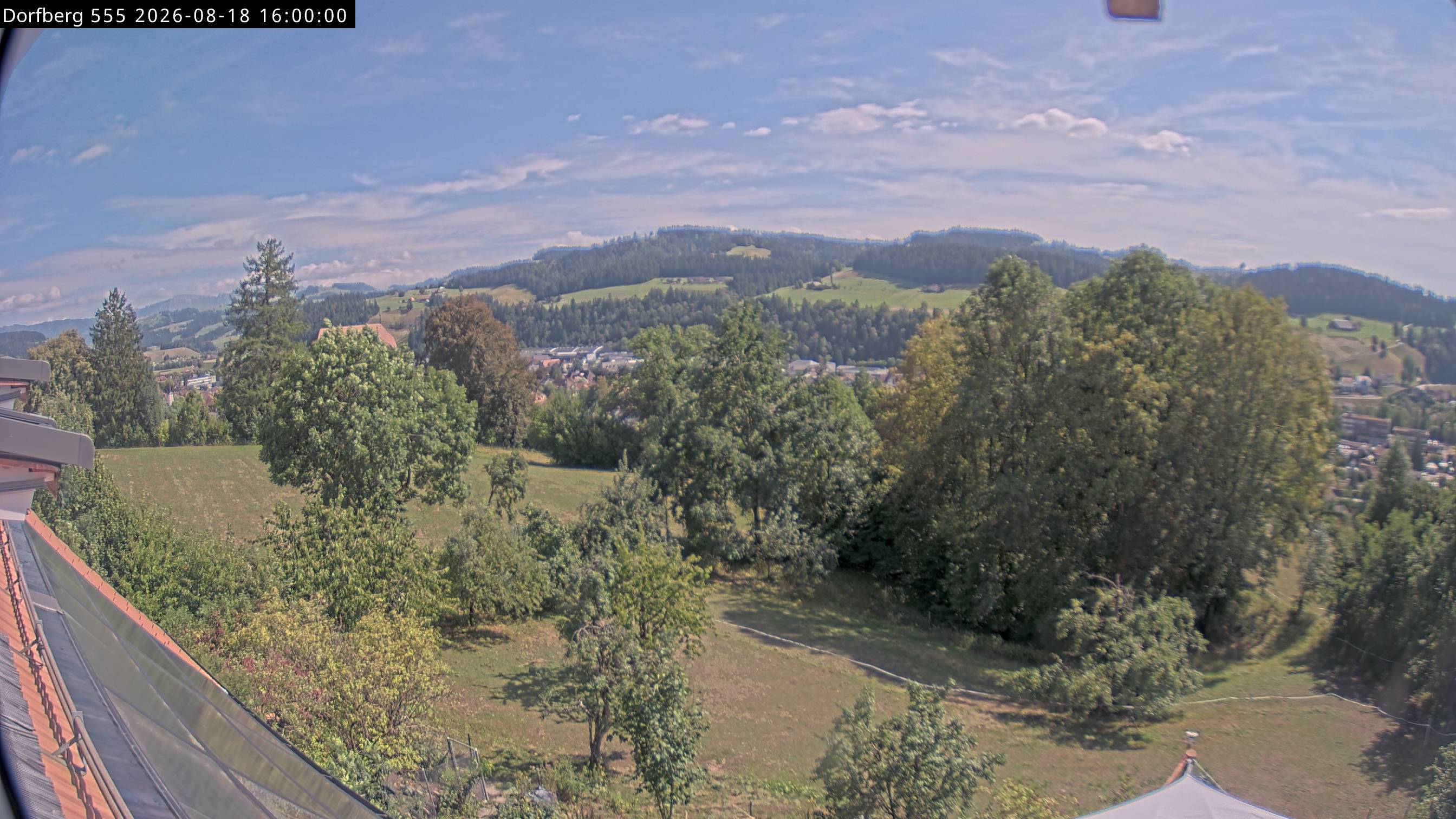 Webcam-Bild: Aussicht vom Dorfberg in Langnau 20260818-160000