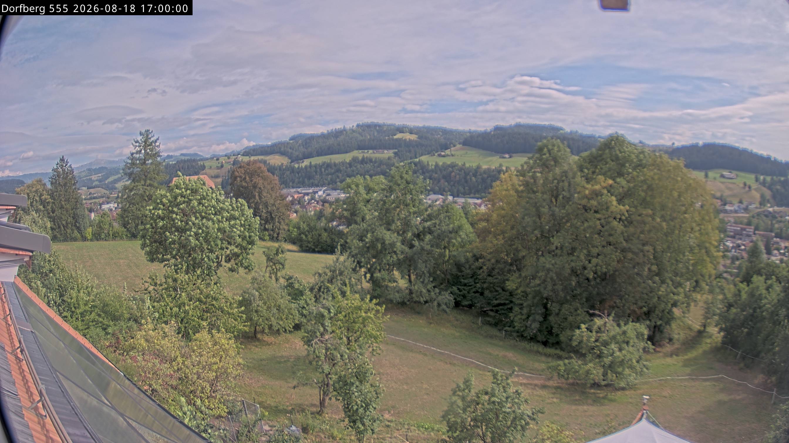 Webcam-Bild: Aussicht vom Dorfberg in Langnau 20260818-170000