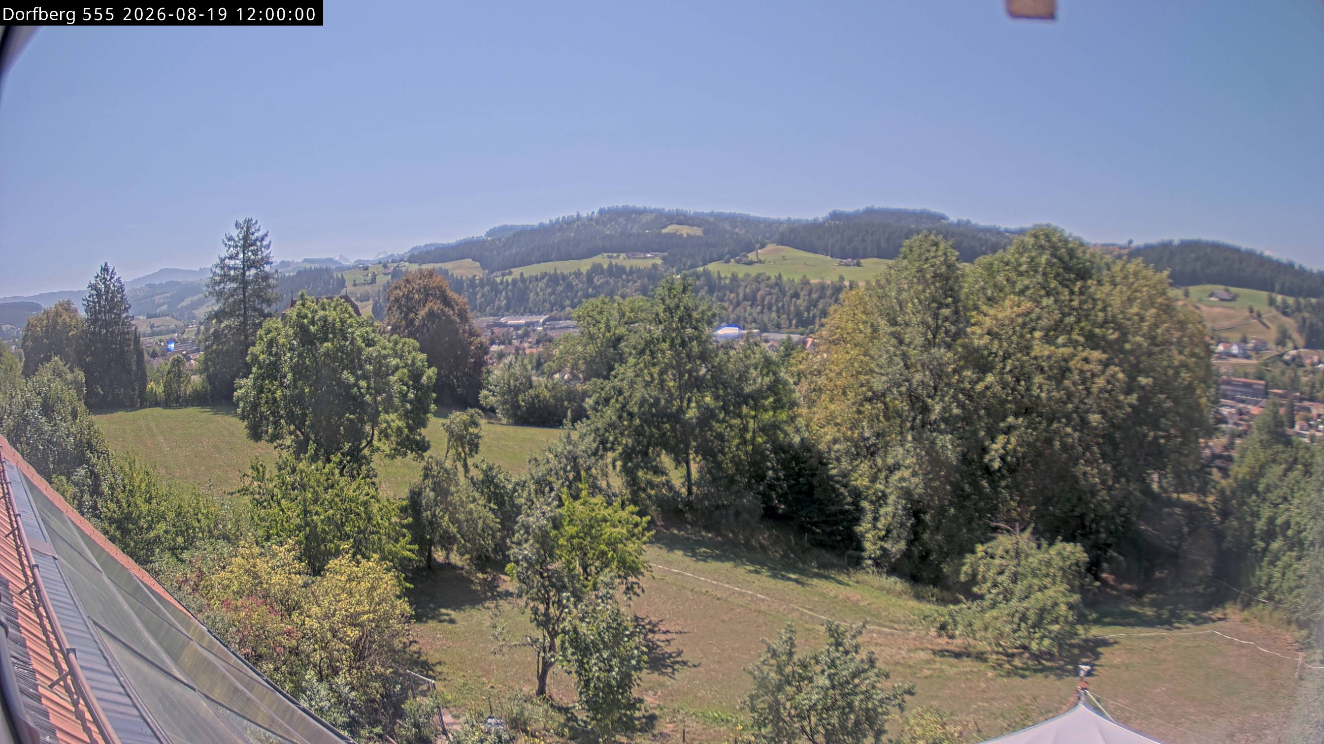 Webcam-Bild: Aussicht vom Dorfberg in Langnau 20260819-120000