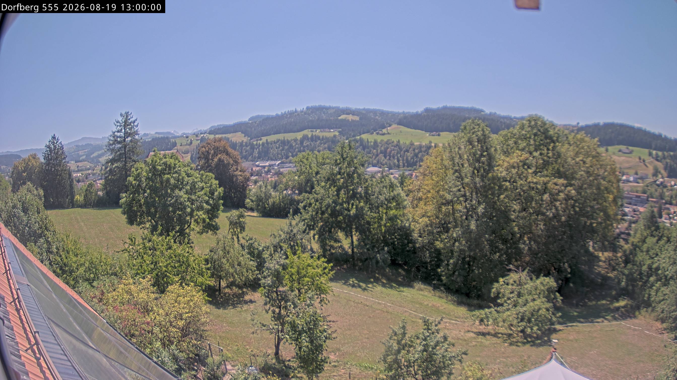 Webcam-Bild: Aussicht vom Dorfberg in Langnau 20260819-130000