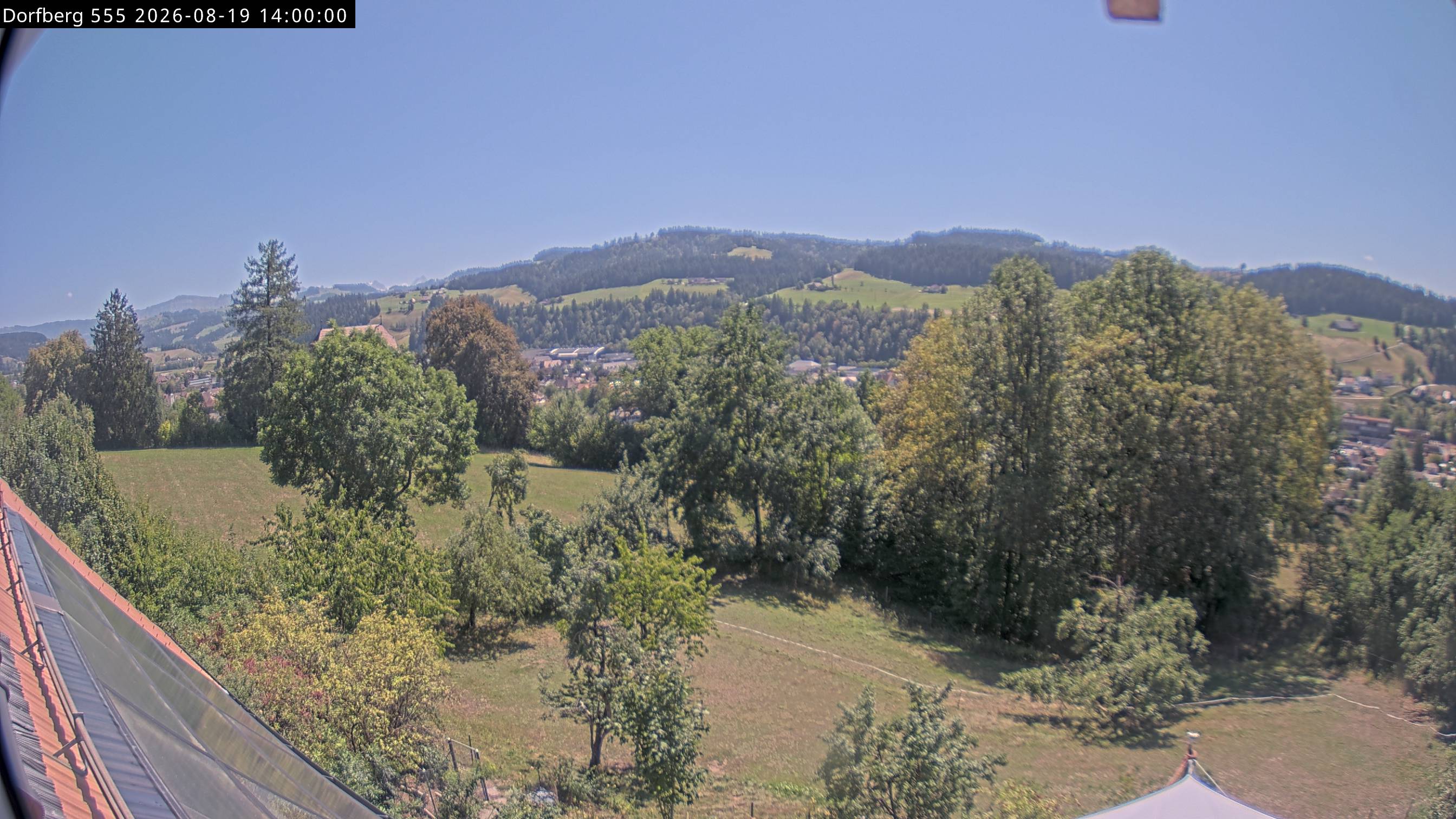 Webcam-Bild: Aussicht vom Dorfberg in Langnau 20260819-140000