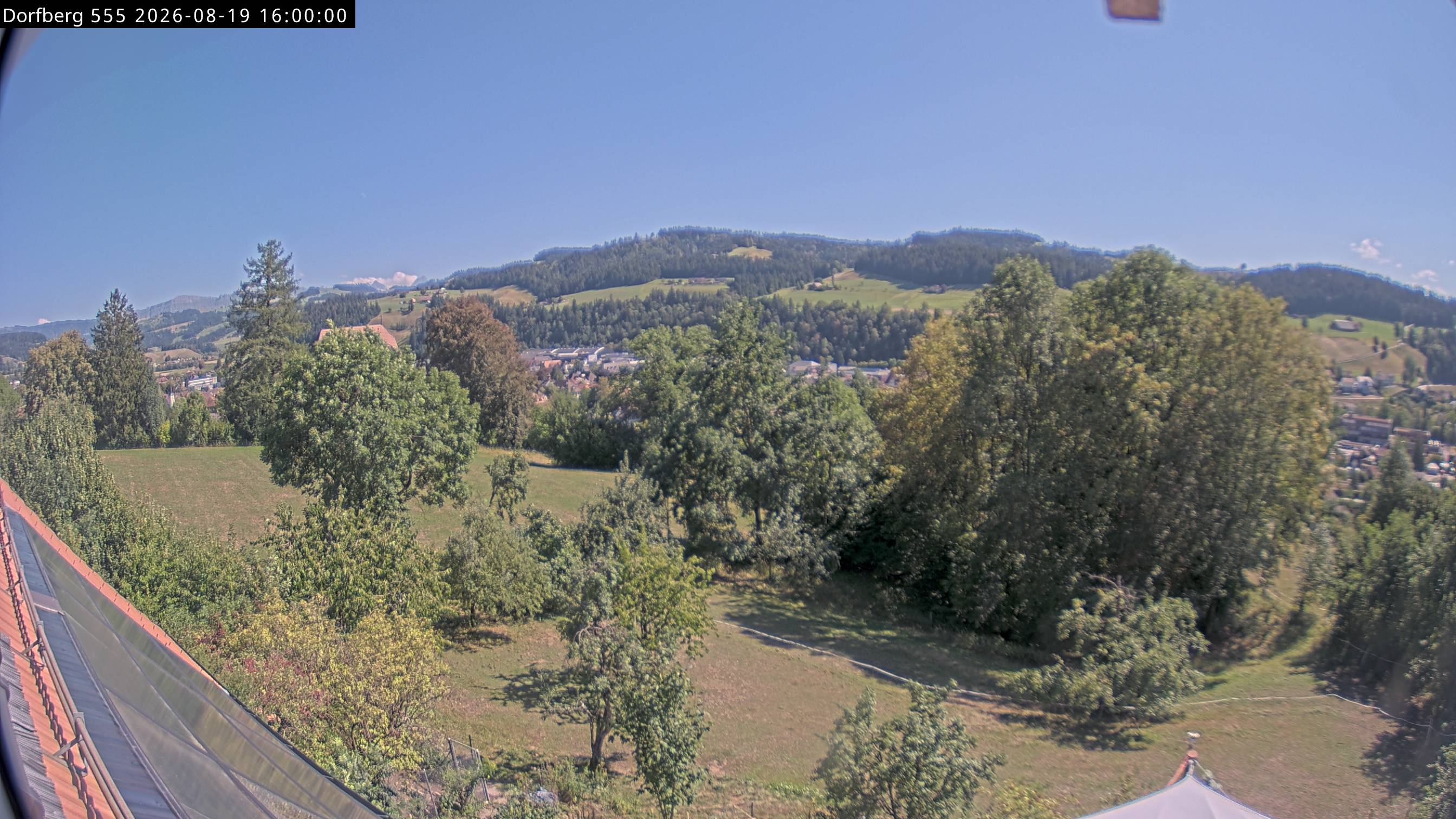 Webcam-Bild: Aussicht vom Dorfberg in Langnau 20260819-160000