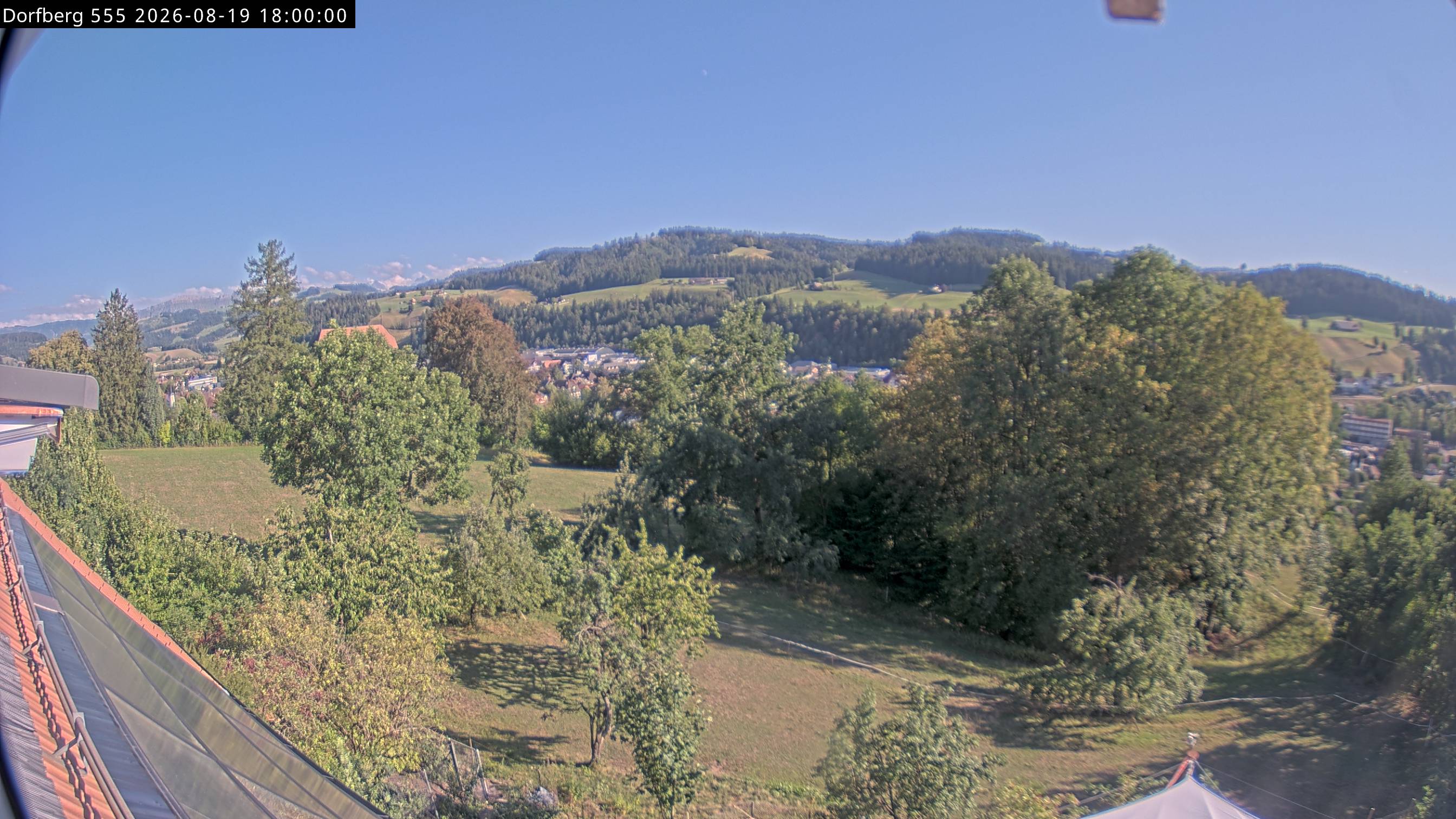 Webcam-Bild: Aussicht vom Dorfberg in Langnau 20260819-180000