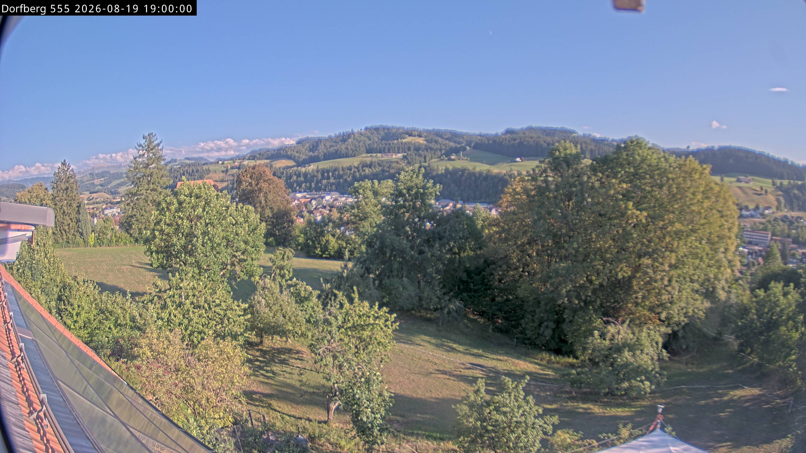Webcam-Bild: Aussicht vom Dorfberg in Langnau 20260819-190000