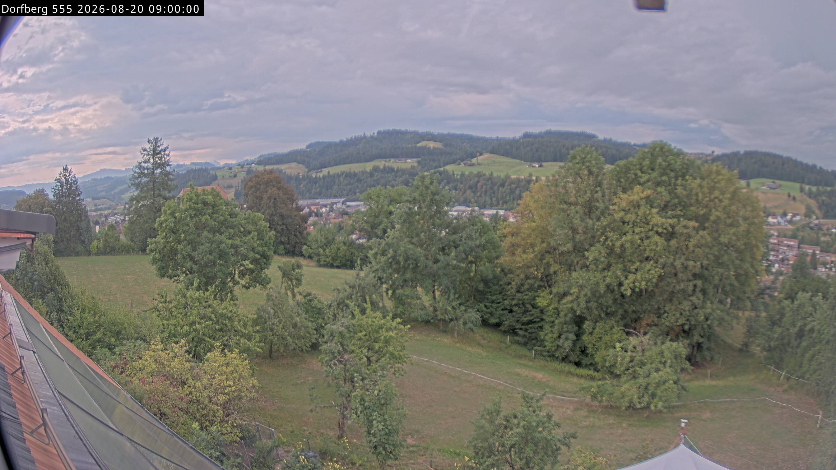 Webcam-Bild: Aussicht vom Dorfberg in Langnau 20260820-090000