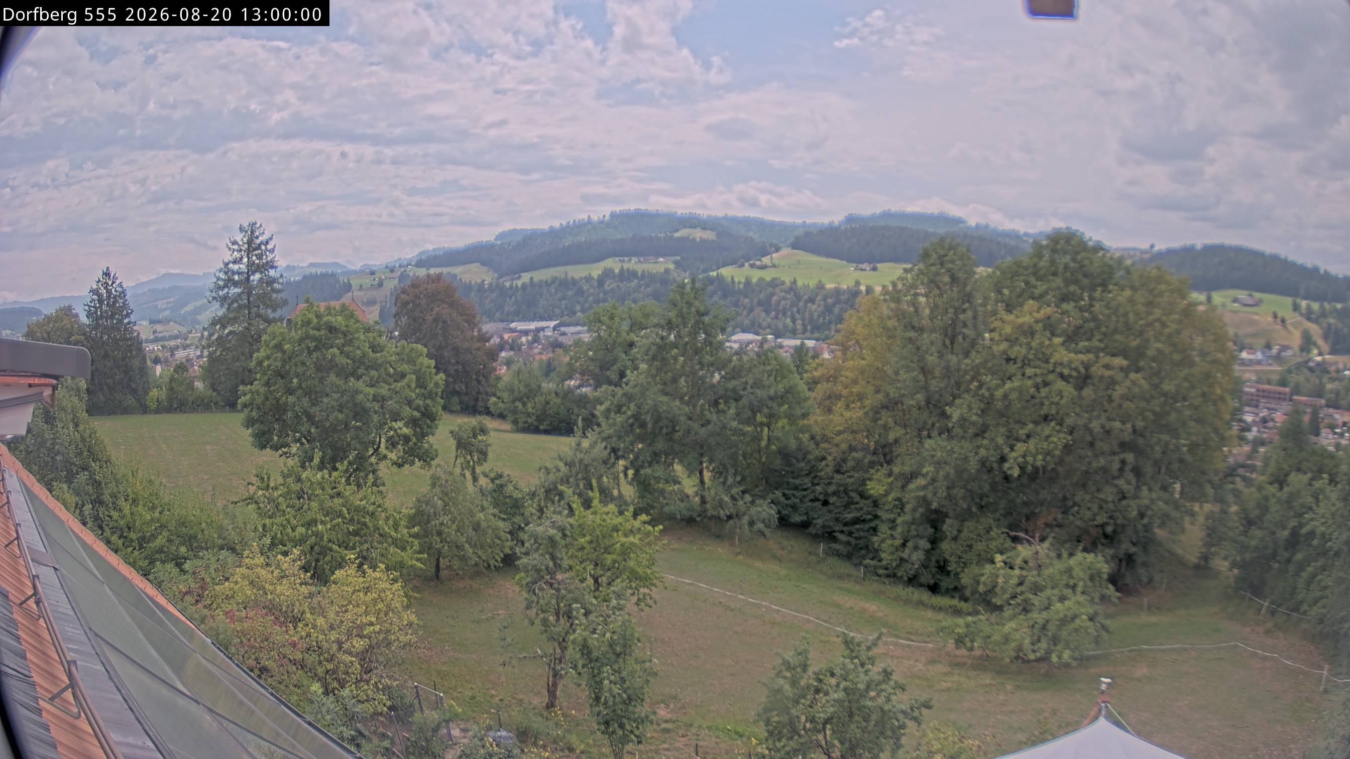 Webcam-Bild: Aussicht vom Dorfberg in Langnau 20260820-130000