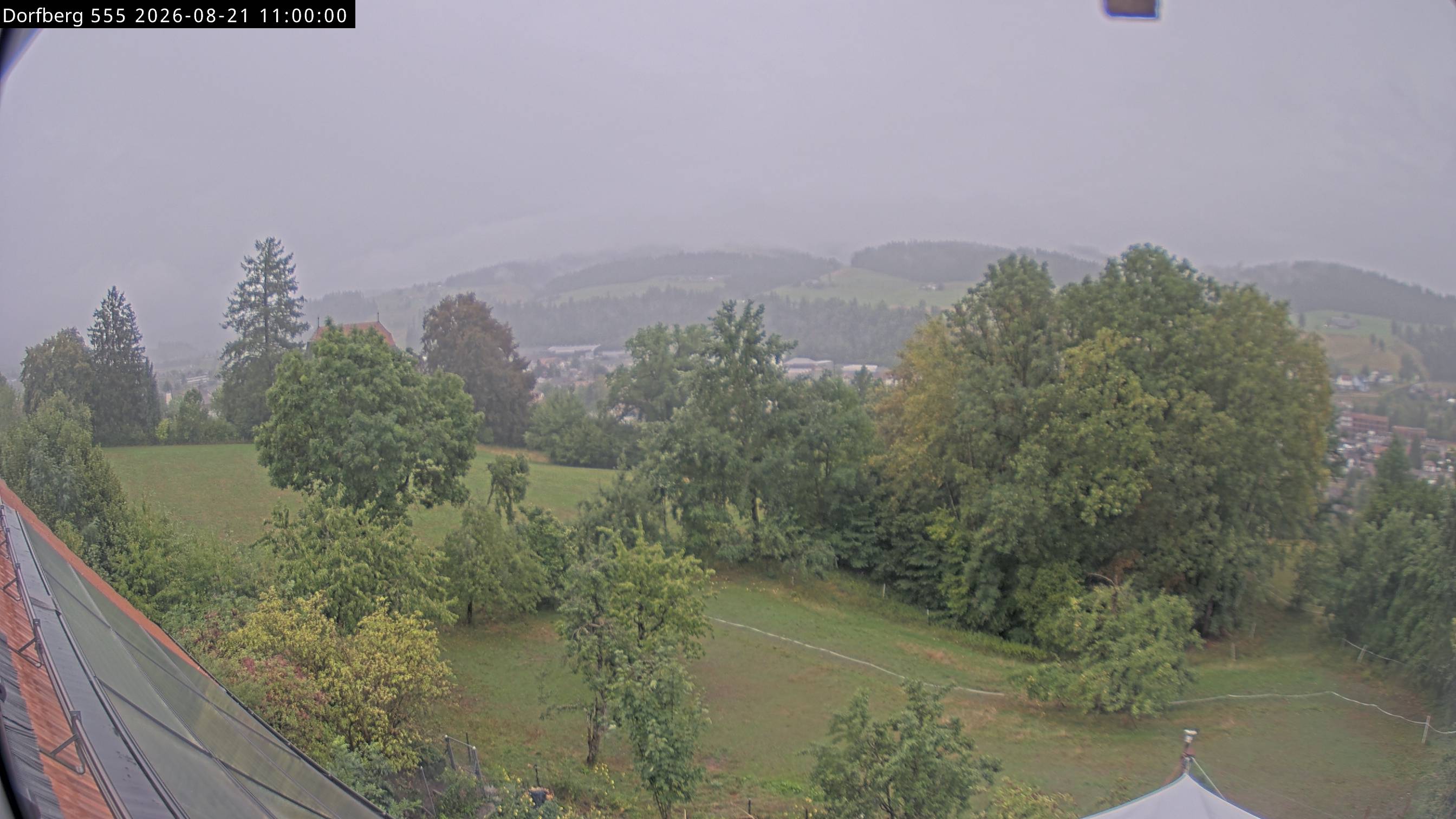 Webcam-Bild: Aussicht vom Dorfberg in Langnau 20260821-110000