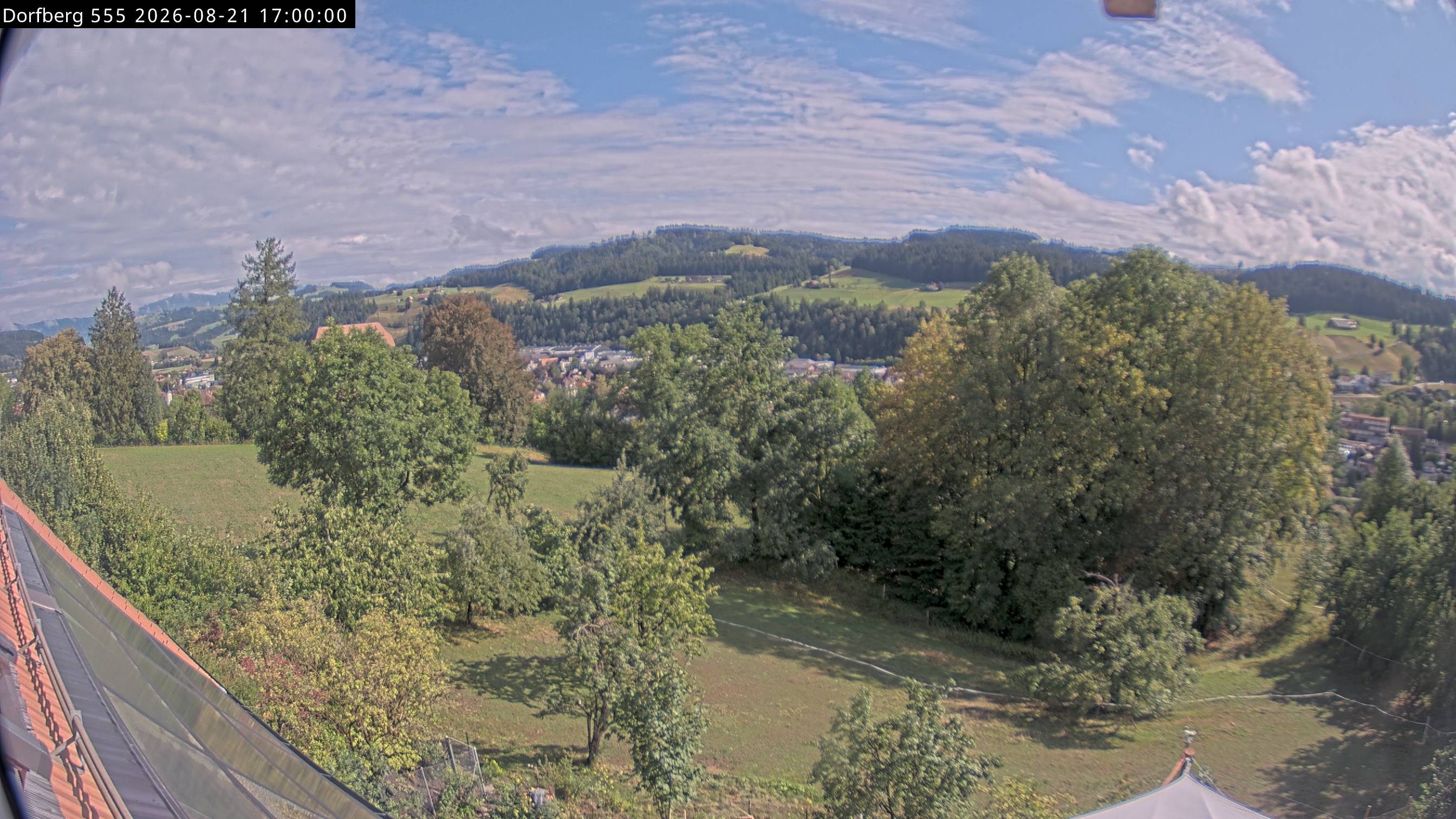 Webcam-Bild: Aussicht vom Dorfberg in Langnau 20260821-170000