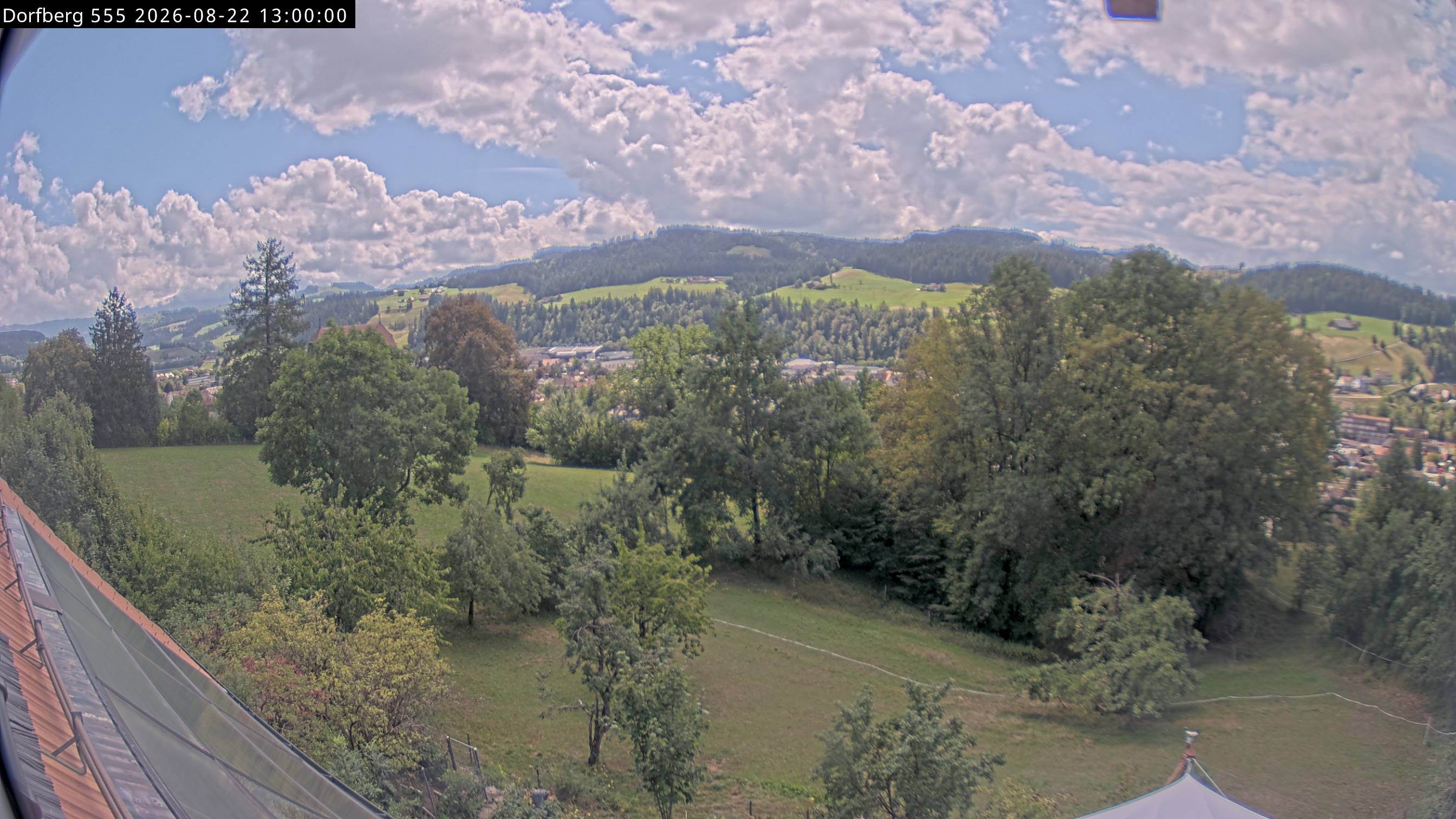 Webcam-Bild: Aussicht vom Dorfberg in Langnau 20260822-130000