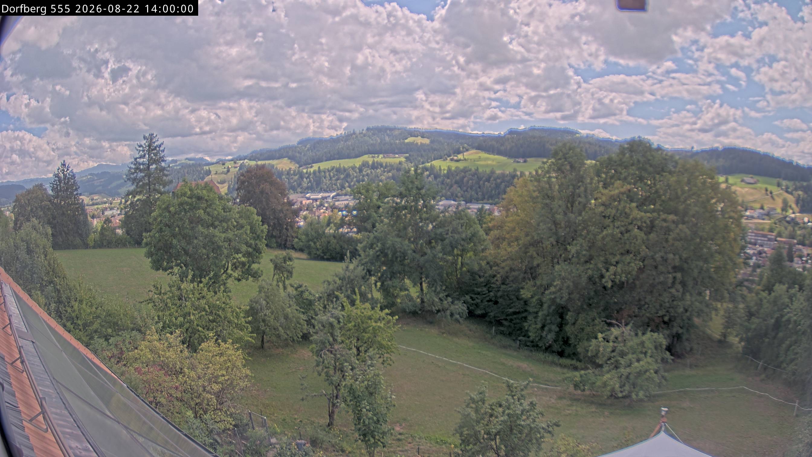Webcam-Bild: Aussicht vom Dorfberg in Langnau 20260822-140000