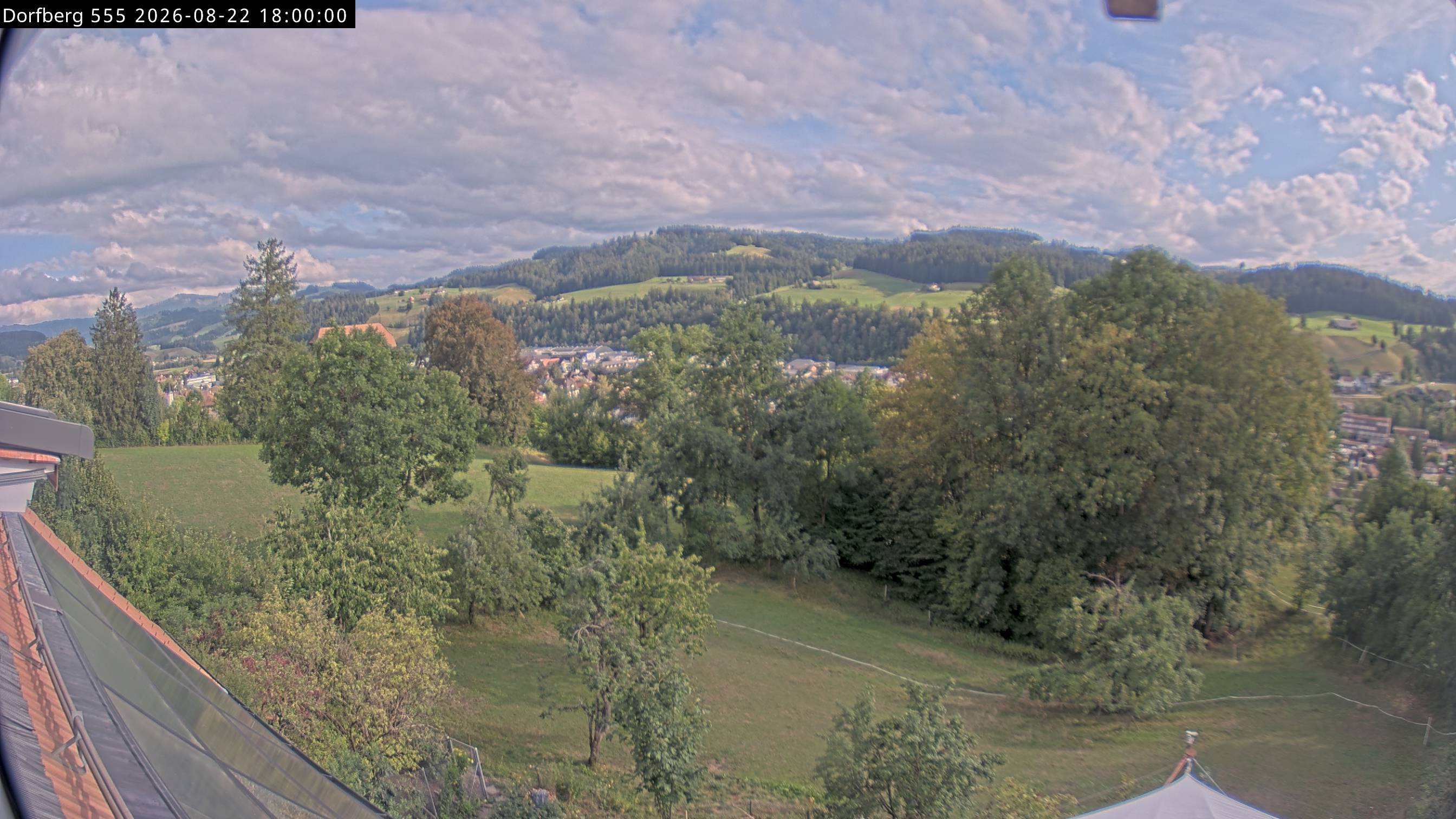 Webcam-Bild: Aussicht vom Dorfberg in Langnau 20260822-180000