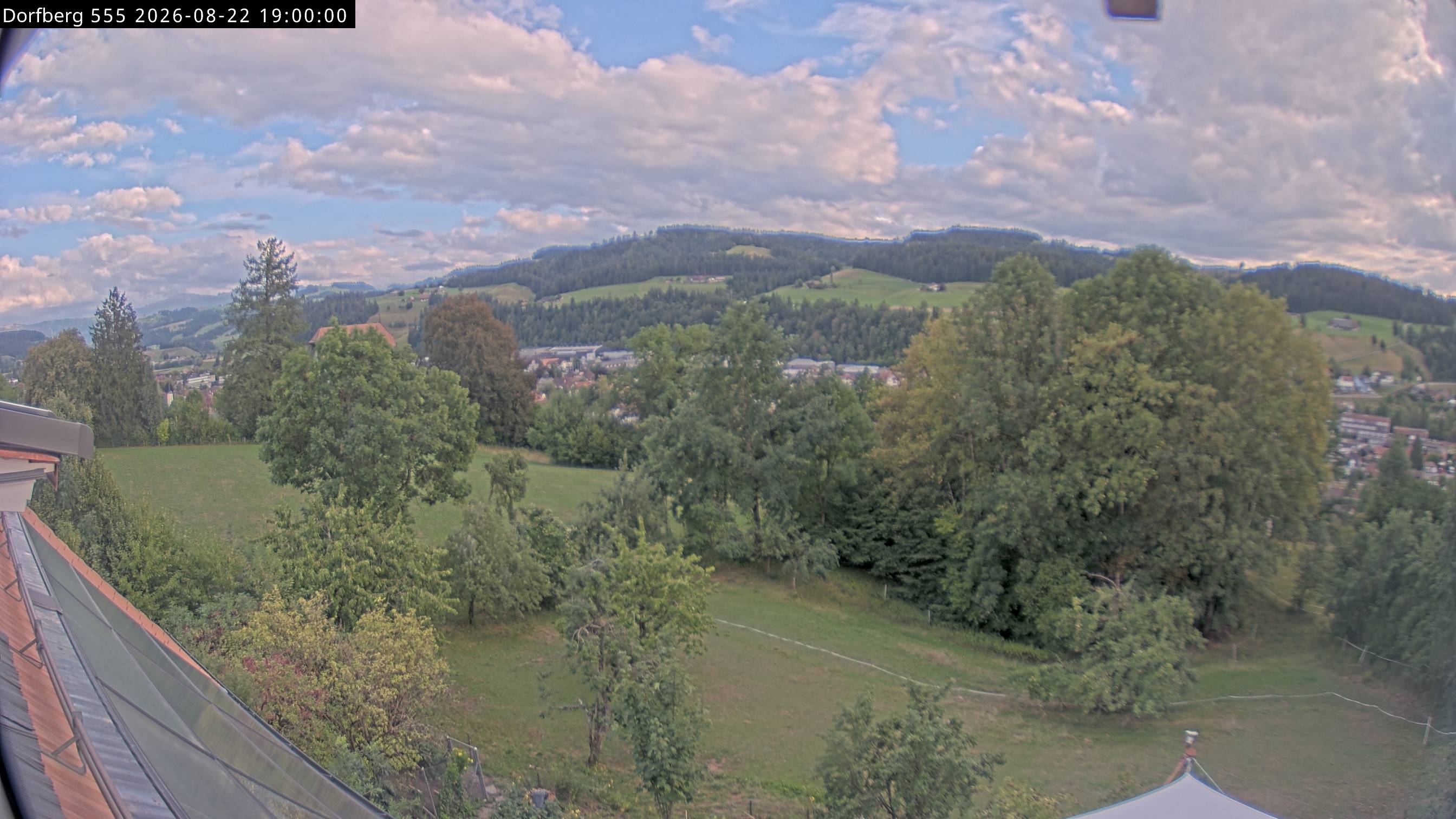 Webcam-Bild: Aussicht vom Dorfberg in Langnau 20260822-190000