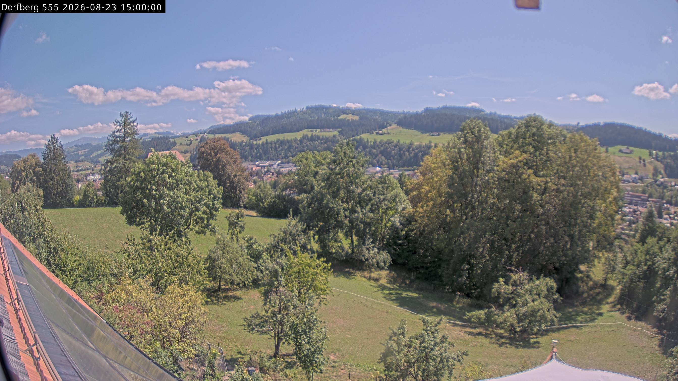Webcam-Bild: Aussicht vom Dorfberg in Langnau 20260823-150000