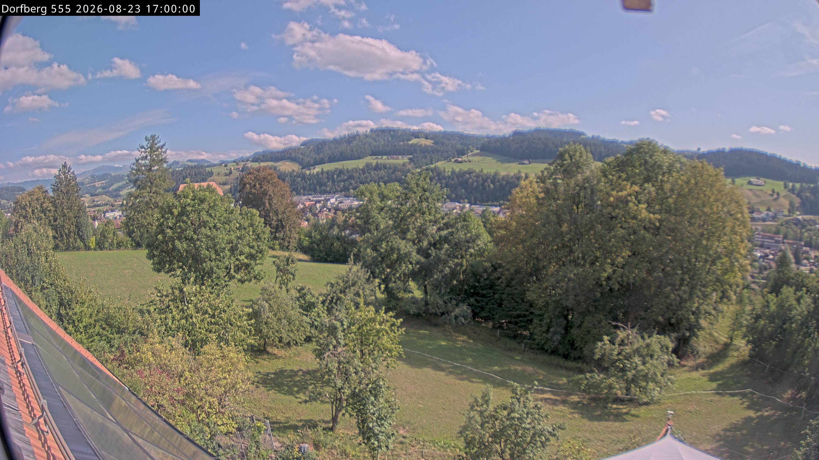 Webcam-Bild: Aussicht vom Dorfberg in Langnau 20260823-170000